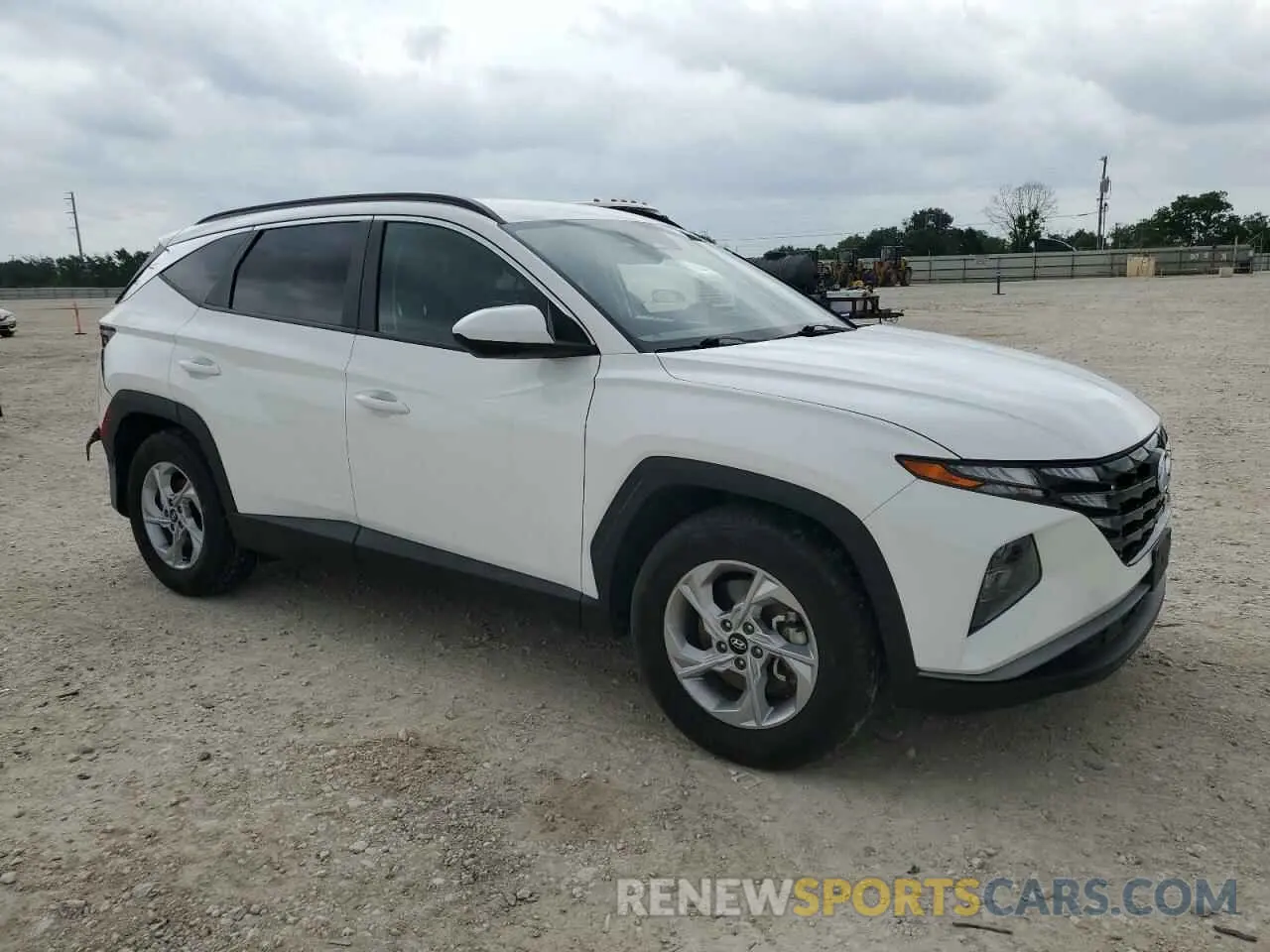4 Photograph of a damaged car 5NMJB3DE3RH395780 HYUNDAI TUCSON 2024