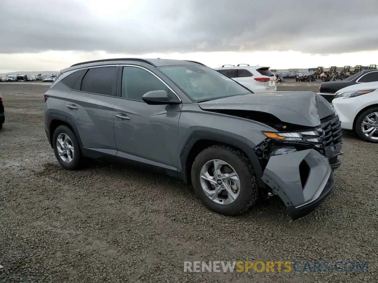 4 Photograph of a damaged car 5NMJB3DE3RH406325 HYUNDAI TUCSON 2024