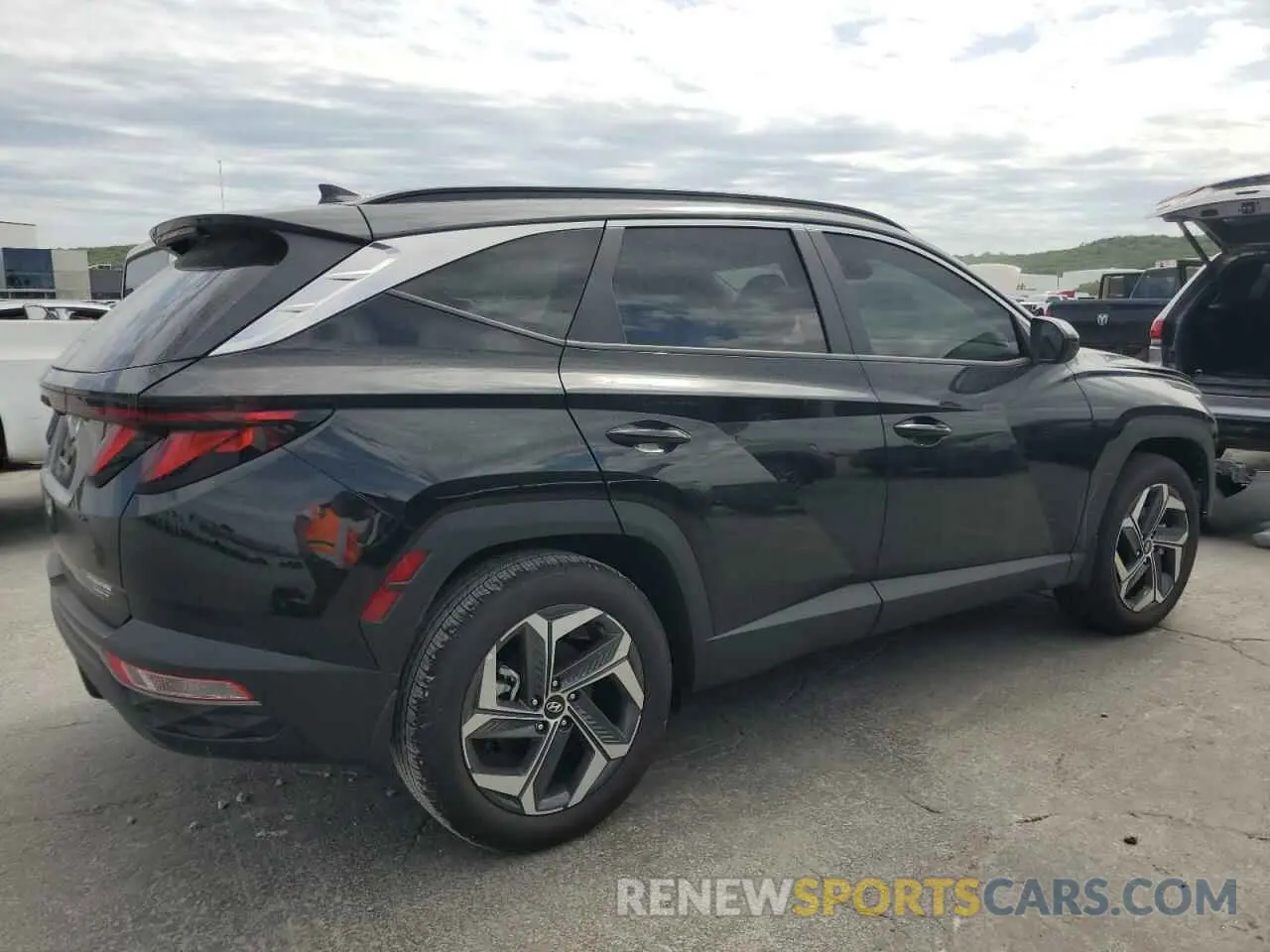 3 Photograph of a damaged car 5NMJB3DE3RH420967 HYUNDAI TUCSON 2024