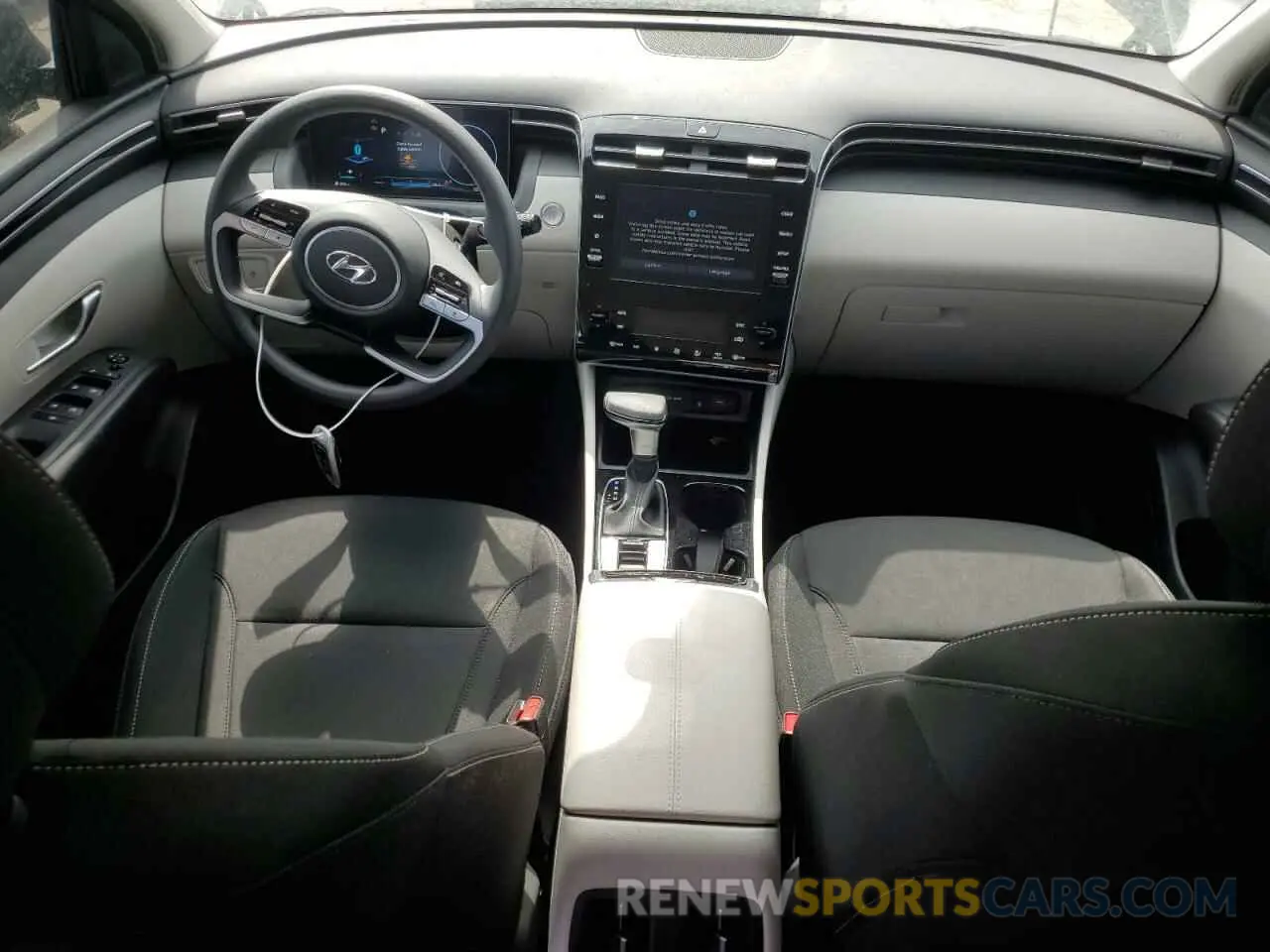 8 Photograph of a damaged car 5NMJB3DE3RH420967 HYUNDAI TUCSON 2024