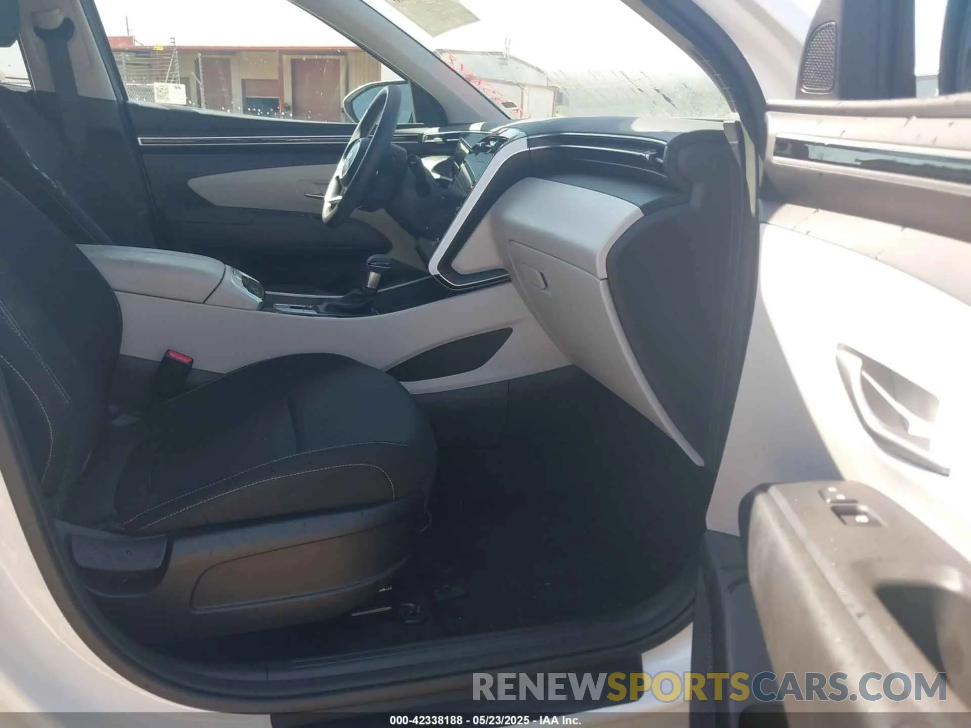 5 Photograph of a damaged car 5NMJB3DE3RH421665 HYUNDAI TUCSON 2024