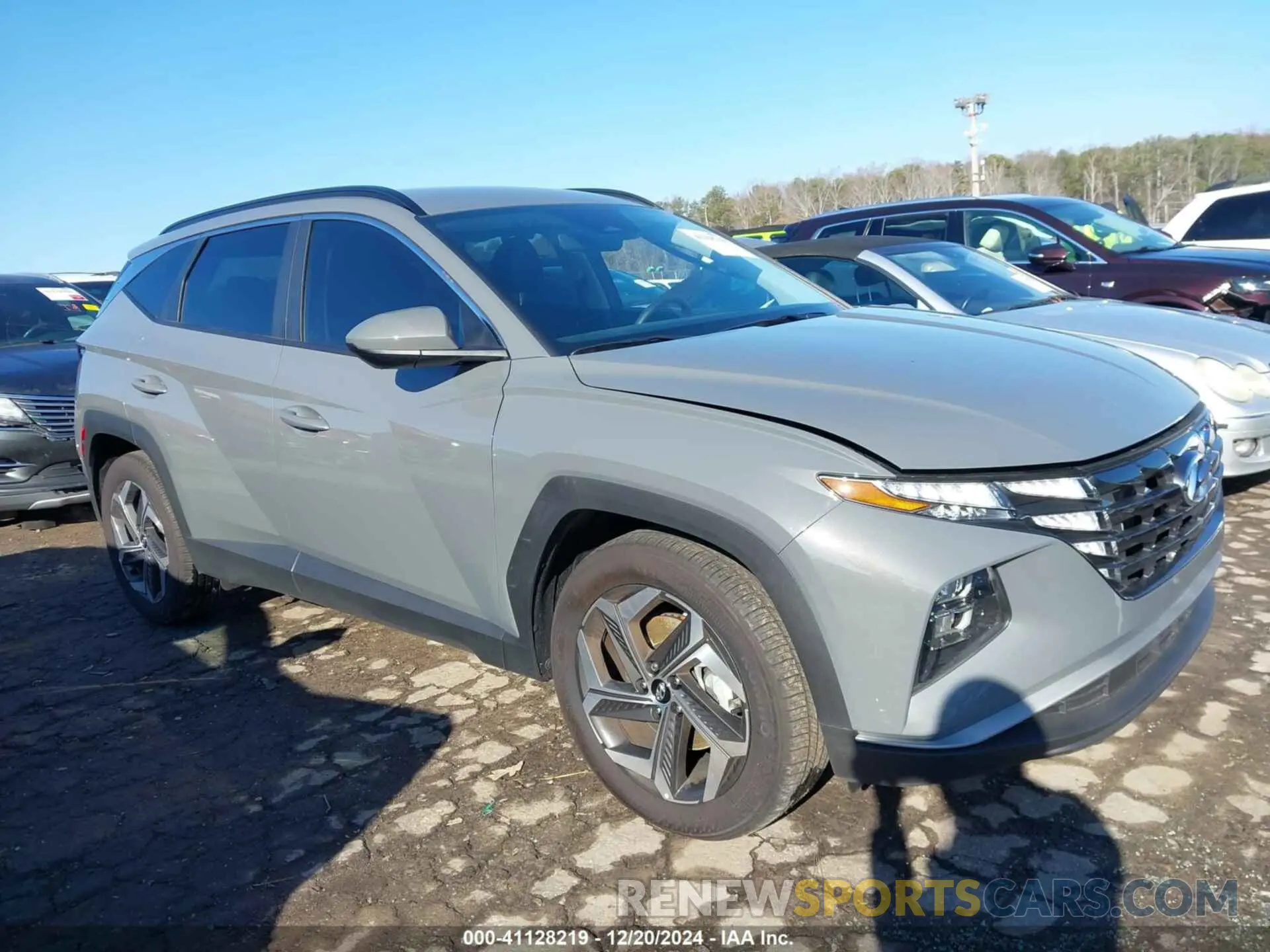 13 Photograph of a damaged car 5NMJB3DE3RH423299 HYUNDAI TUCSON 2024