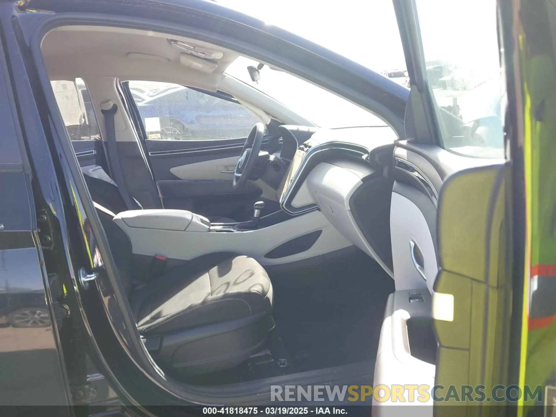 5 Photograph of a damaged car 5NMJB3DE4RH299544 HYUNDAI TUCSON 2024