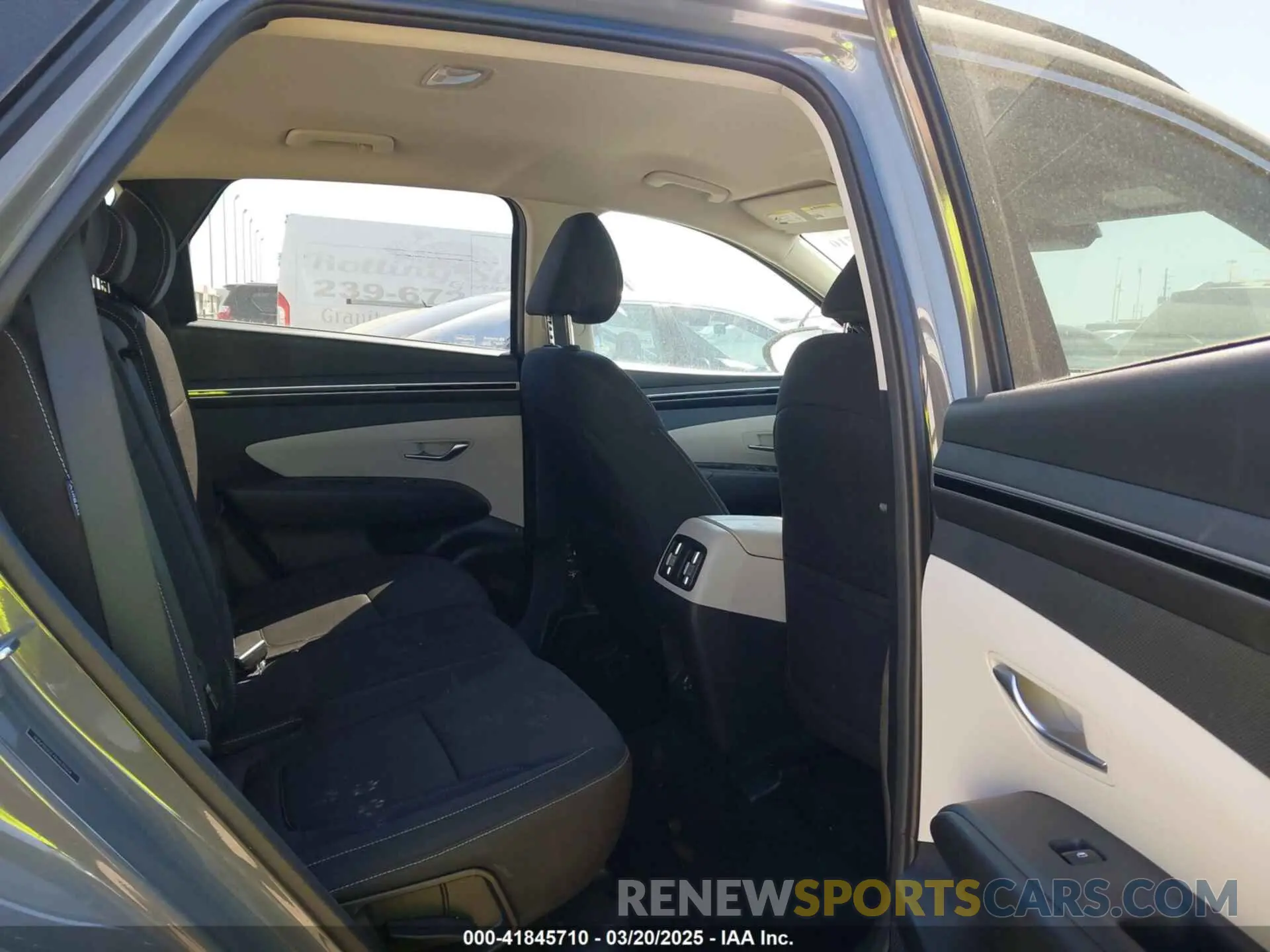 8 Photograph of a damaged car 5NMJB3DE4RH339654 HYUNDAI TUCSON 2024