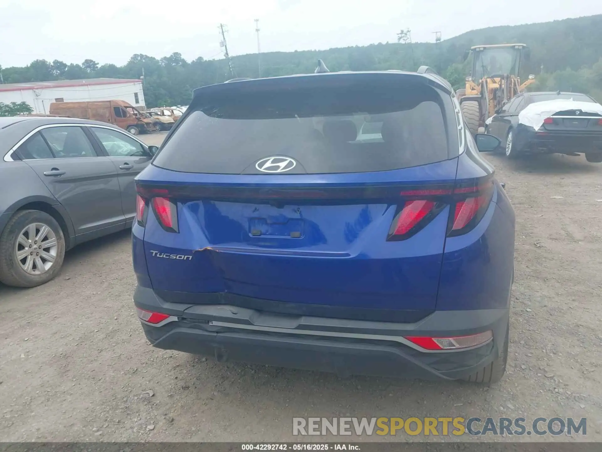 16 Photograph of a damaged car 5NMJB3DE4RH354378 HYUNDAI TUCSON 2024