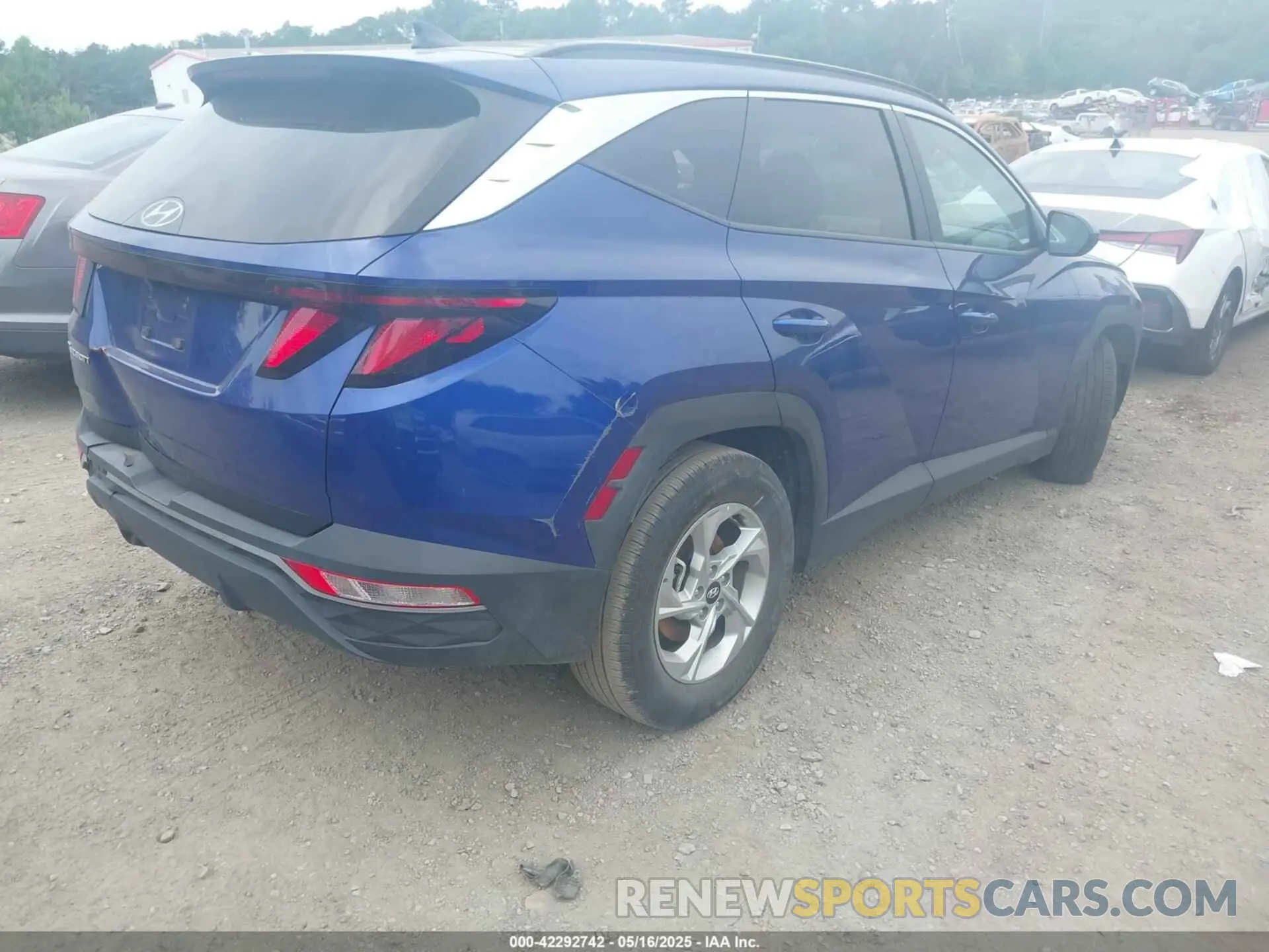 4 Photograph of a damaged car 5NMJB3DE4RH354378 HYUNDAI TUCSON 2024