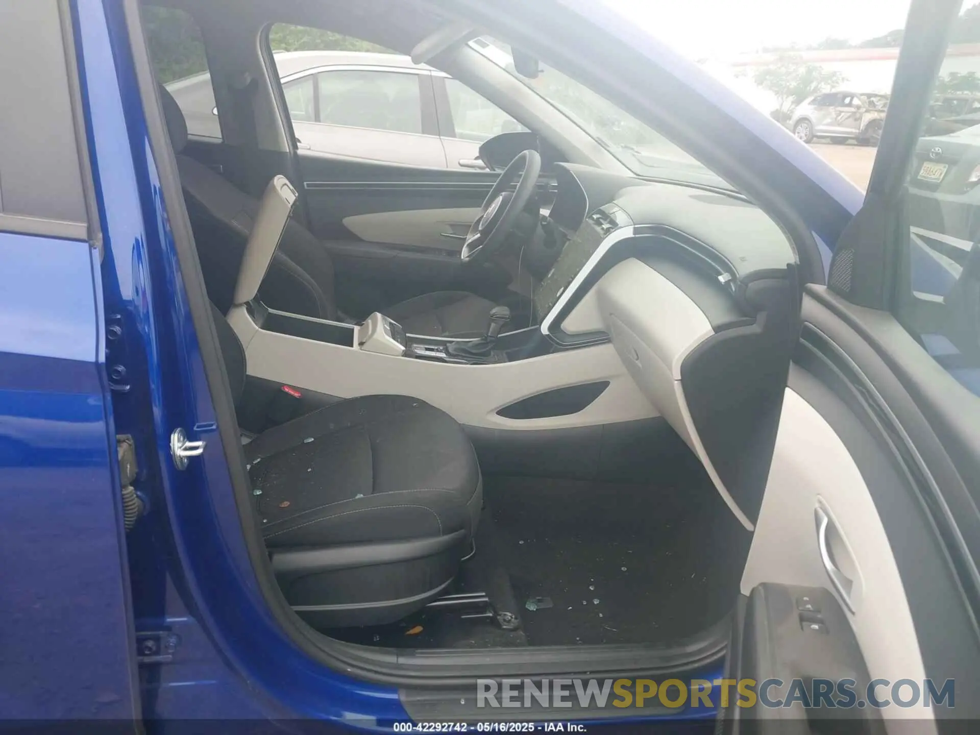 5 Photograph of a damaged car 5NMJB3DE4RH354378 HYUNDAI TUCSON 2024
