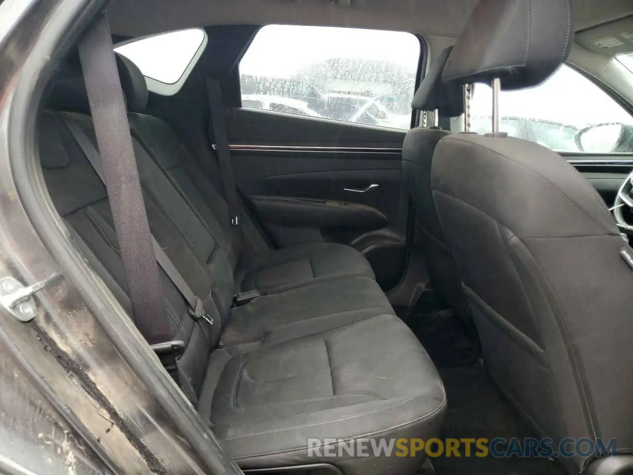 11 Photograph of a damaged car 5NMJB3DE5RH298127 HYUNDAI TUCSON 2024