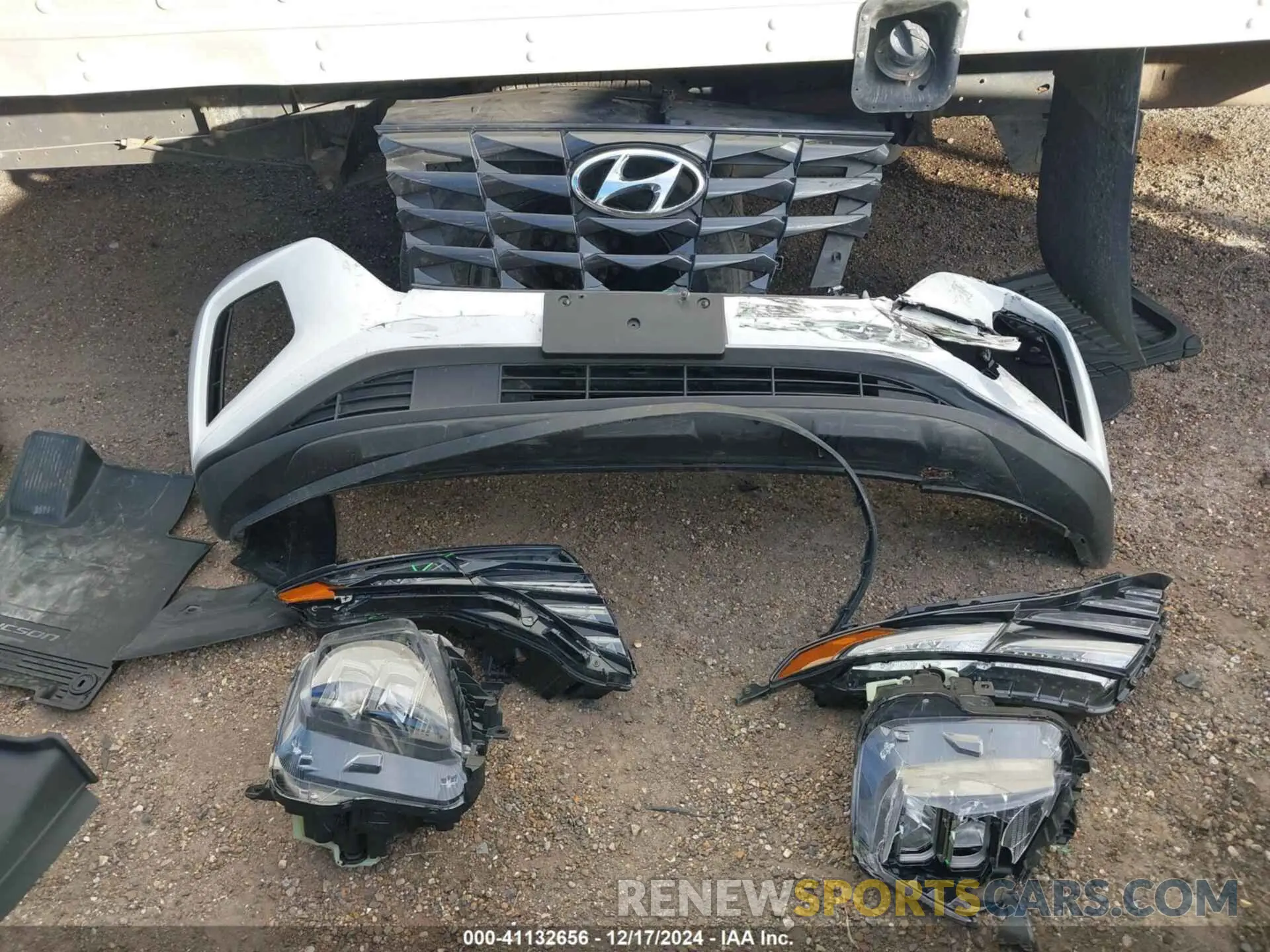 12 Photograph of a damaged car 5NMJB3DE5RH371478 HYUNDAI TUCSON 2024