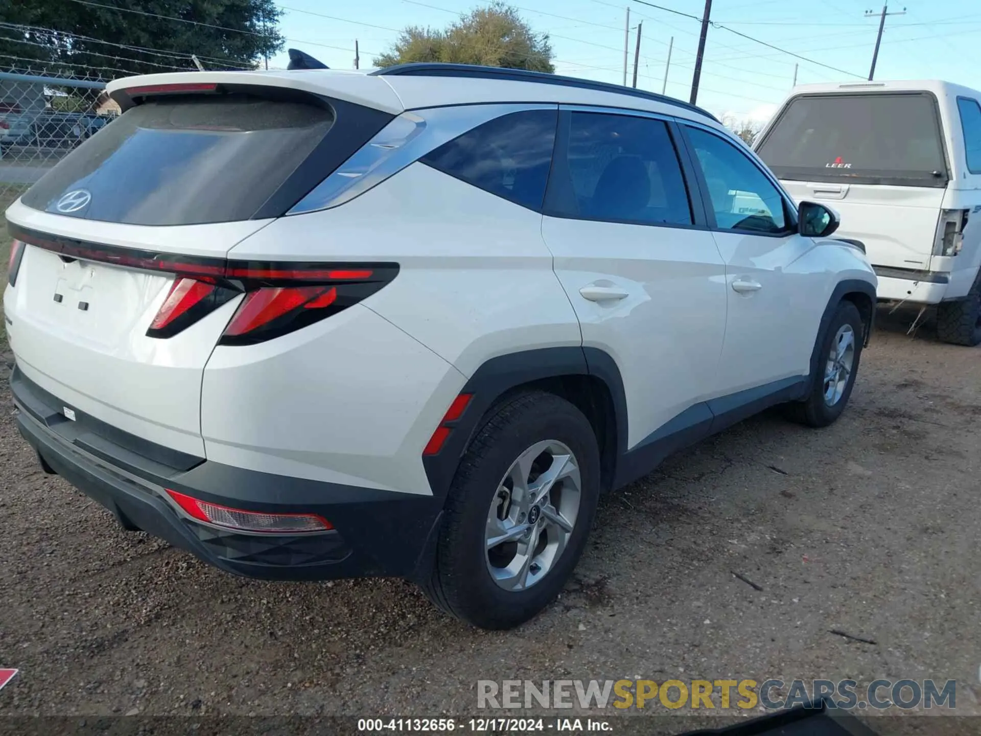 4 Photograph of a damaged car 5NMJB3DE5RH371478 HYUNDAI TUCSON 2024