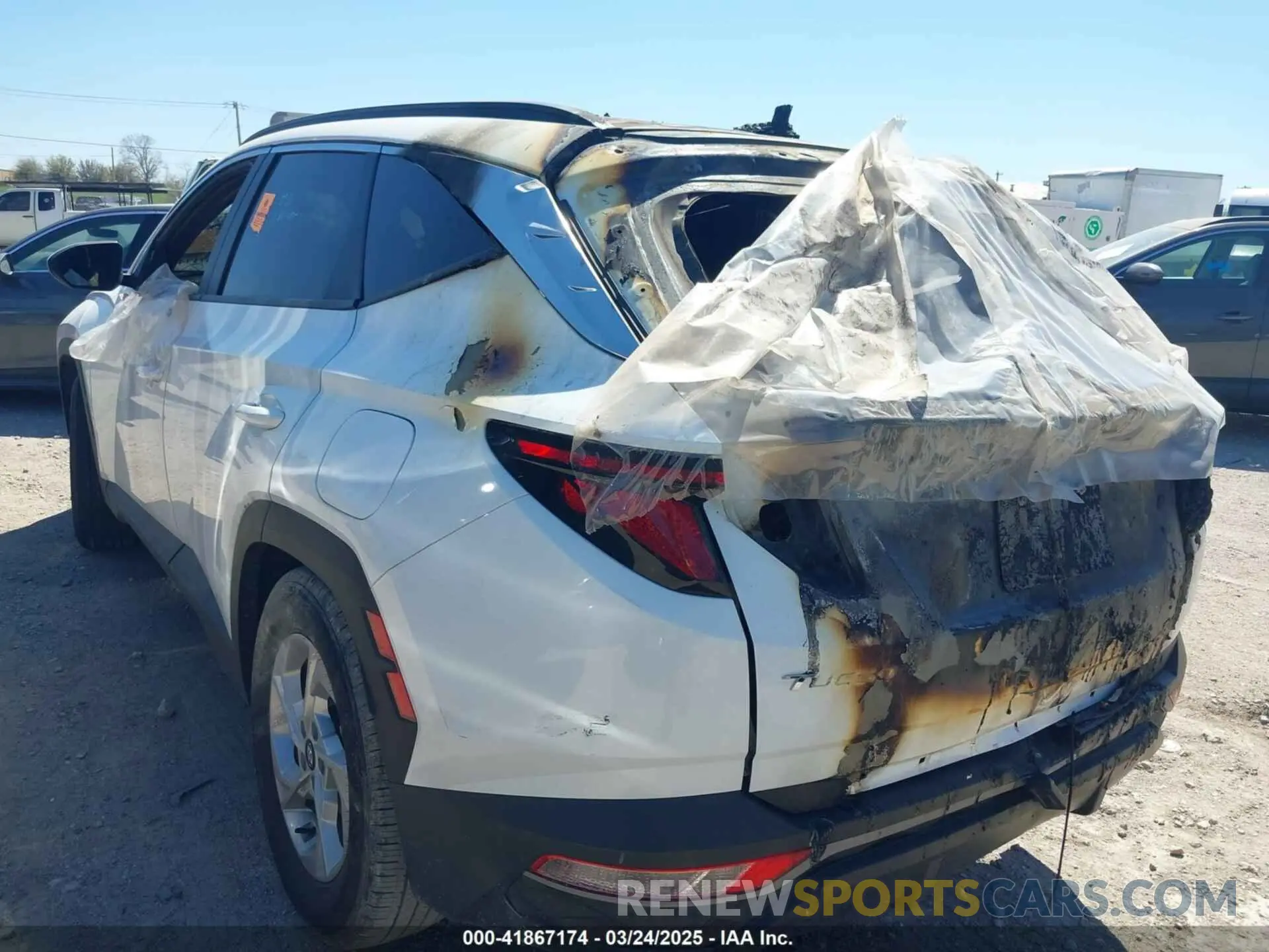 3 Photograph of a damaged car 5NMJB3DE5RH395876 HYUNDAI TUCSON 2024