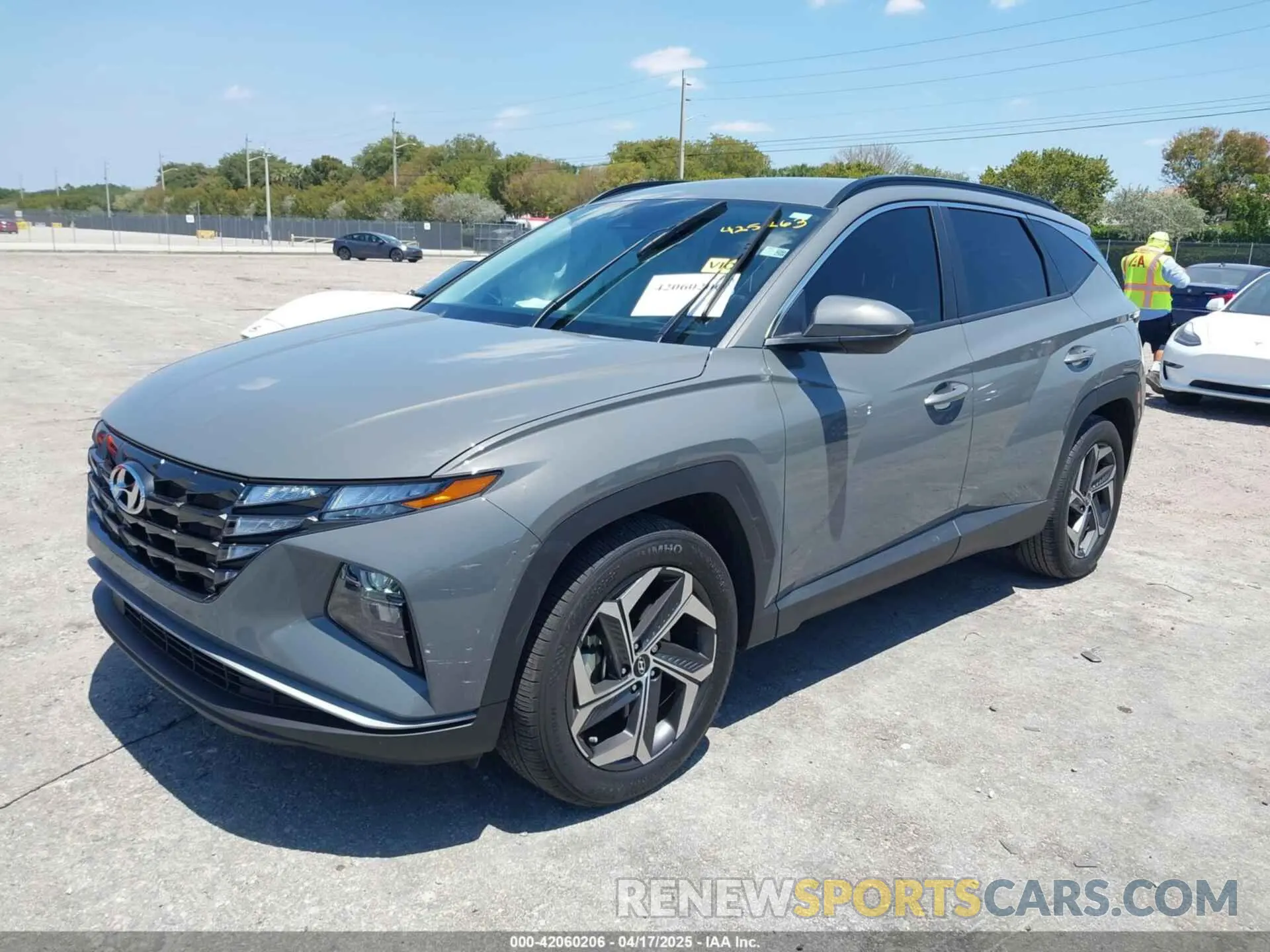 2 Photograph of a damaged car 5NMJB3DE5RH426267 HYUNDAI TUCSON 2024