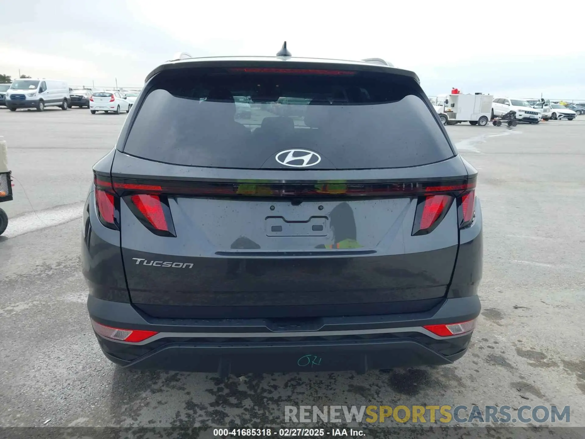 16 Photograph of a damaged car 5NMJB3DE6RH313878 HYUNDAI TUCSON 2024