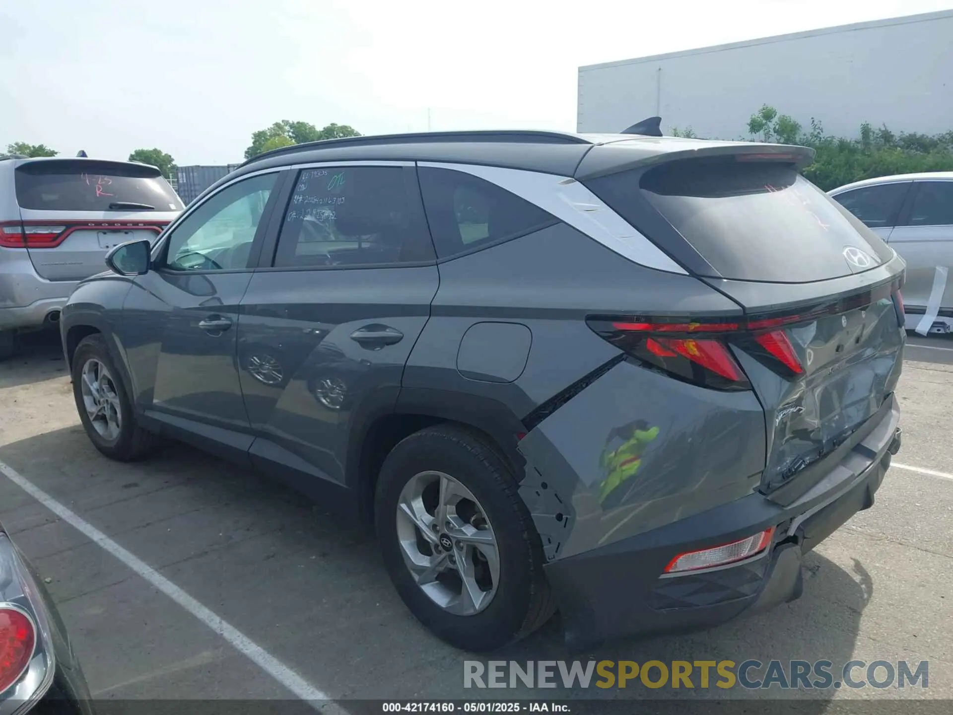 14 Photograph of a damaged car 5NMJB3DE6RH390623 HYUNDAI TUCSON 2024