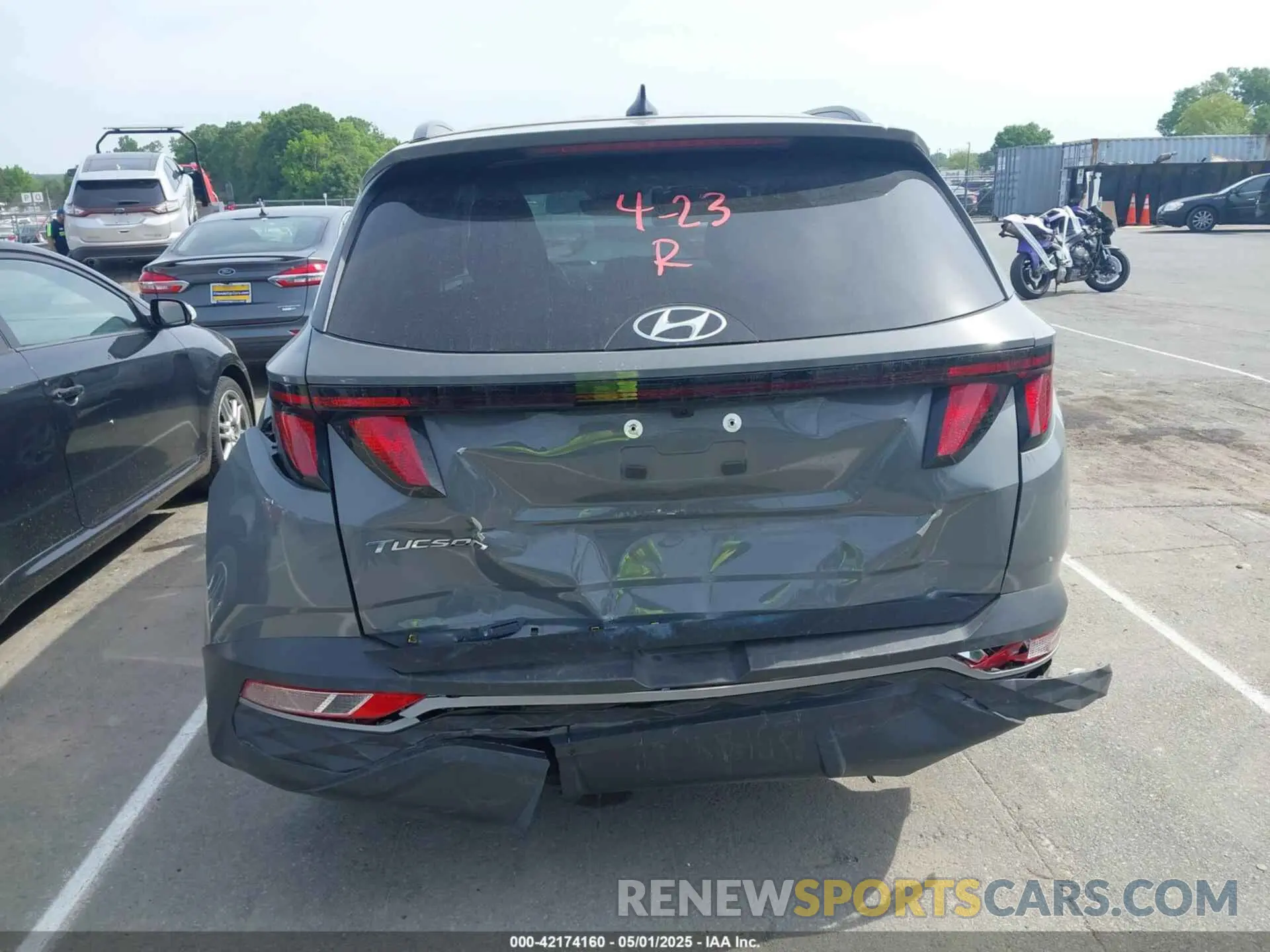 16 Photograph of a damaged car 5NMJB3DE6RH390623 HYUNDAI TUCSON 2024