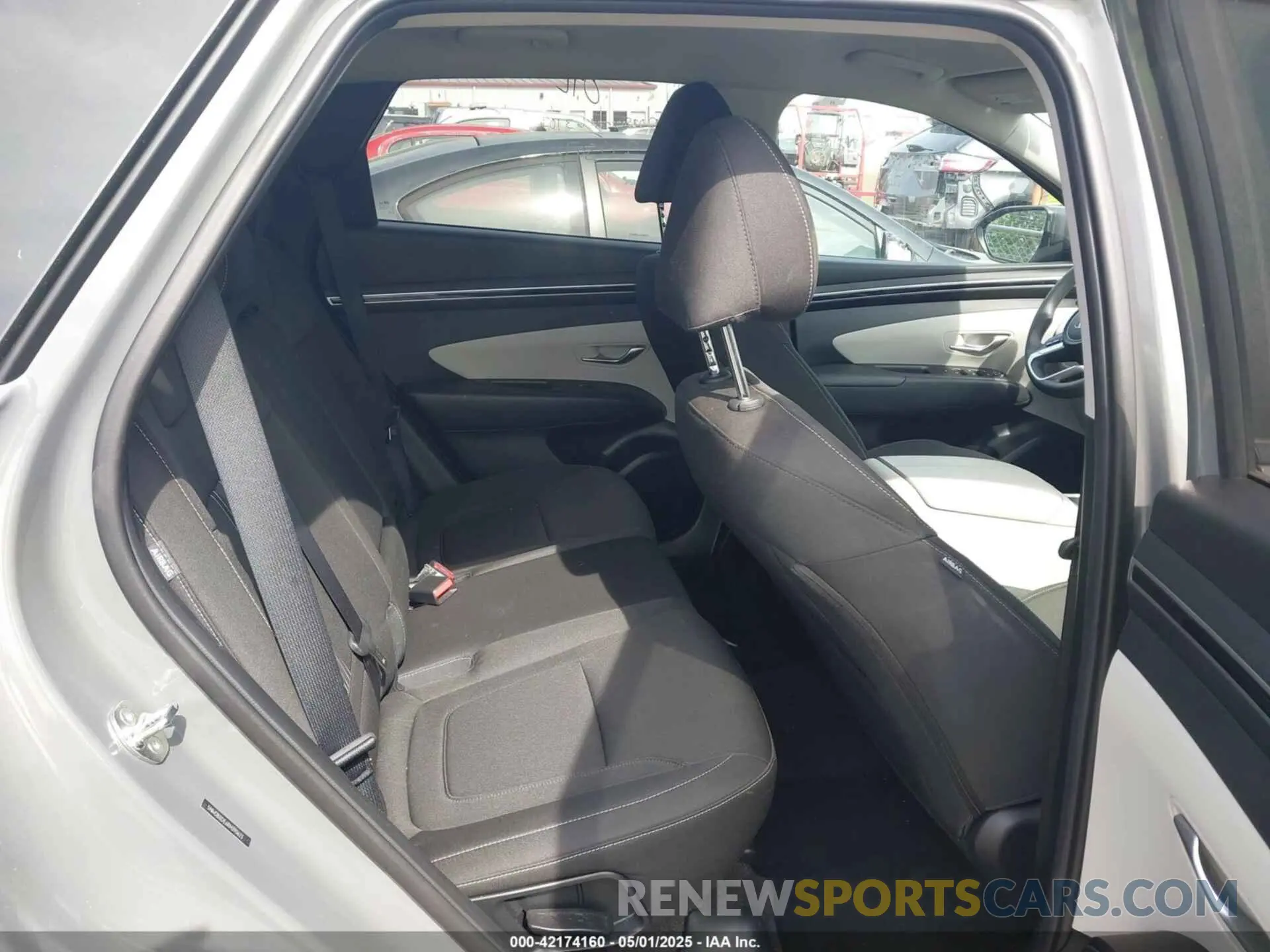 8 Photograph of a damaged car 5NMJB3DE6RH390623 HYUNDAI TUCSON 2024