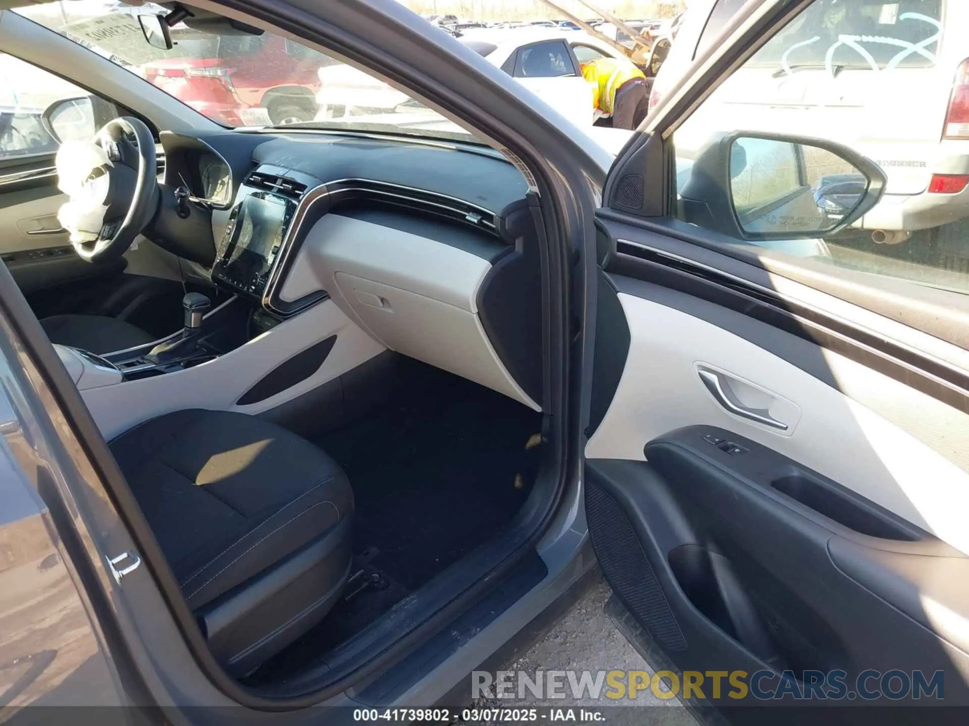 5 Photograph of a damaged car 5NMJB3DE6RH395675 HYUNDAI TUCSON 2024