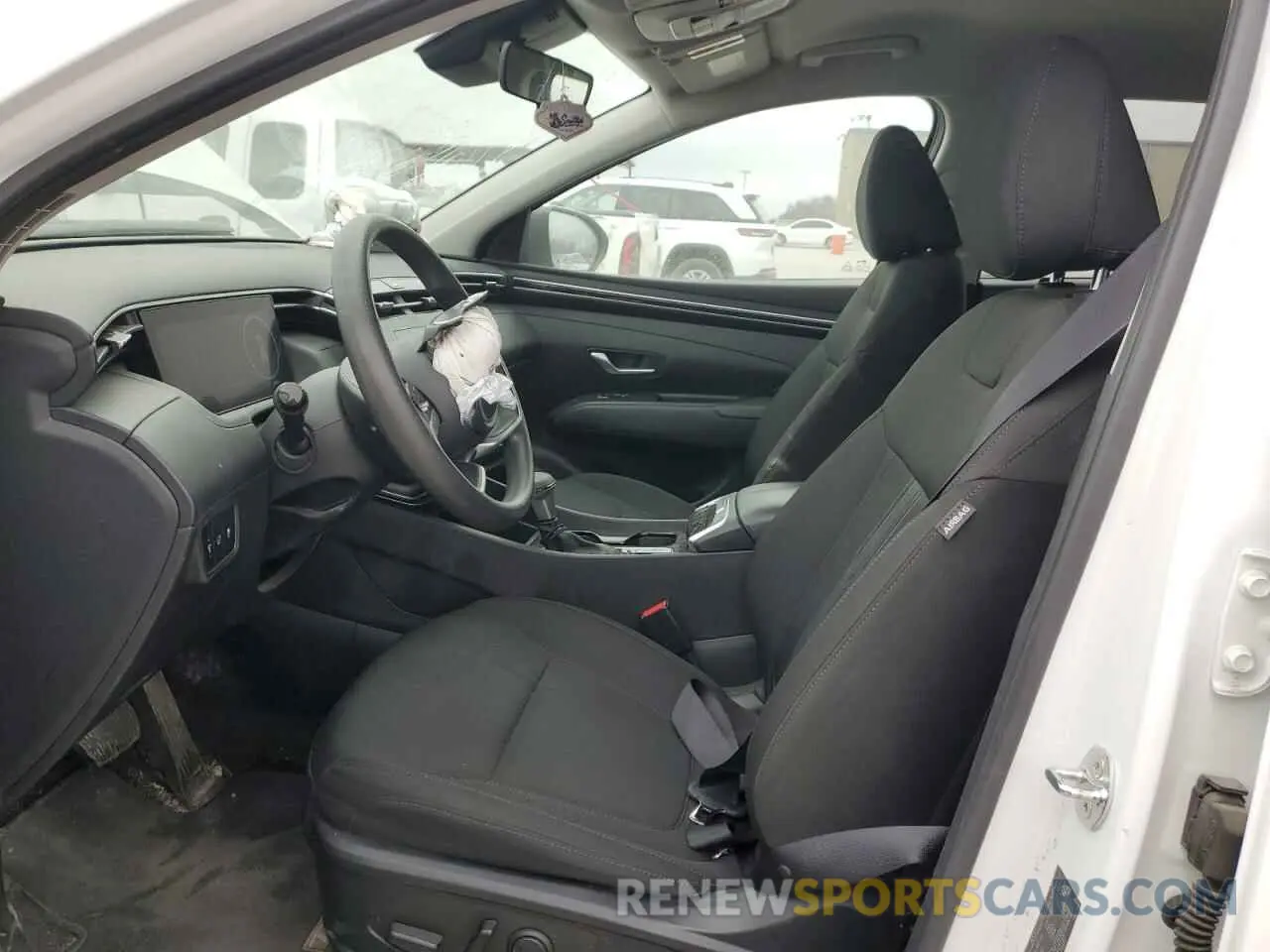7 Photograph of a damaged car 5NMJB3DE6RH424401 HYUNDAI TUCSON 2024