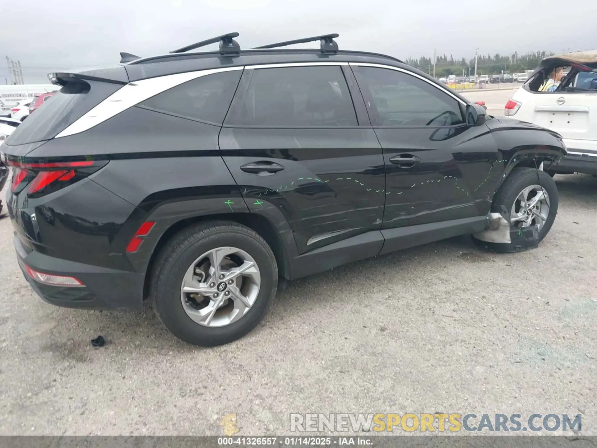 4 Photograph of a damaged car 5NMJB3DE7RH302260 HYUNDAI TUCSON 2024