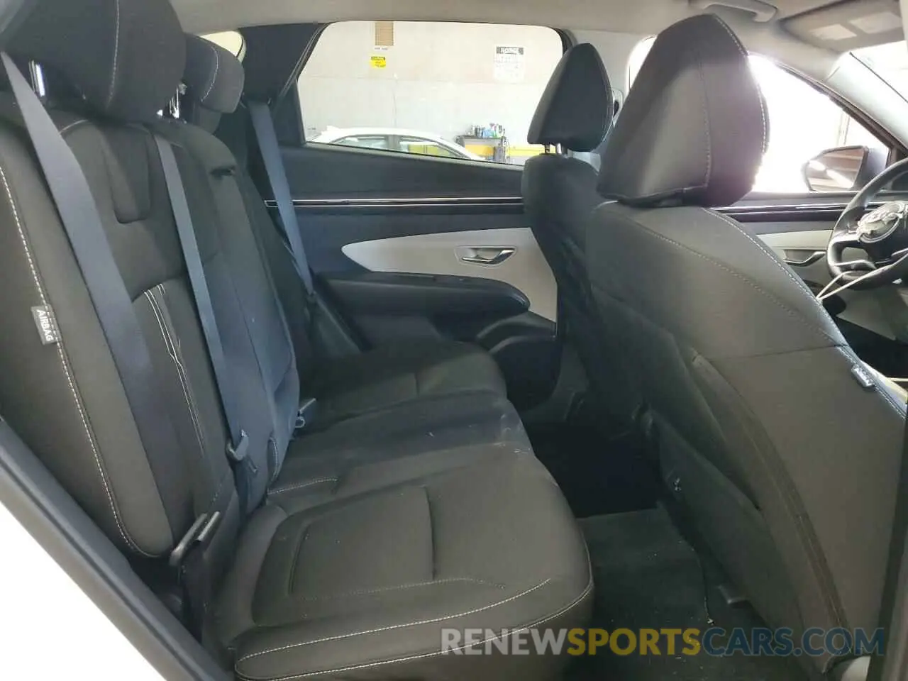 11 Photograph of a damaged car 5NMJB3DE7RH303361 HYUNDAI TUCSON 2024