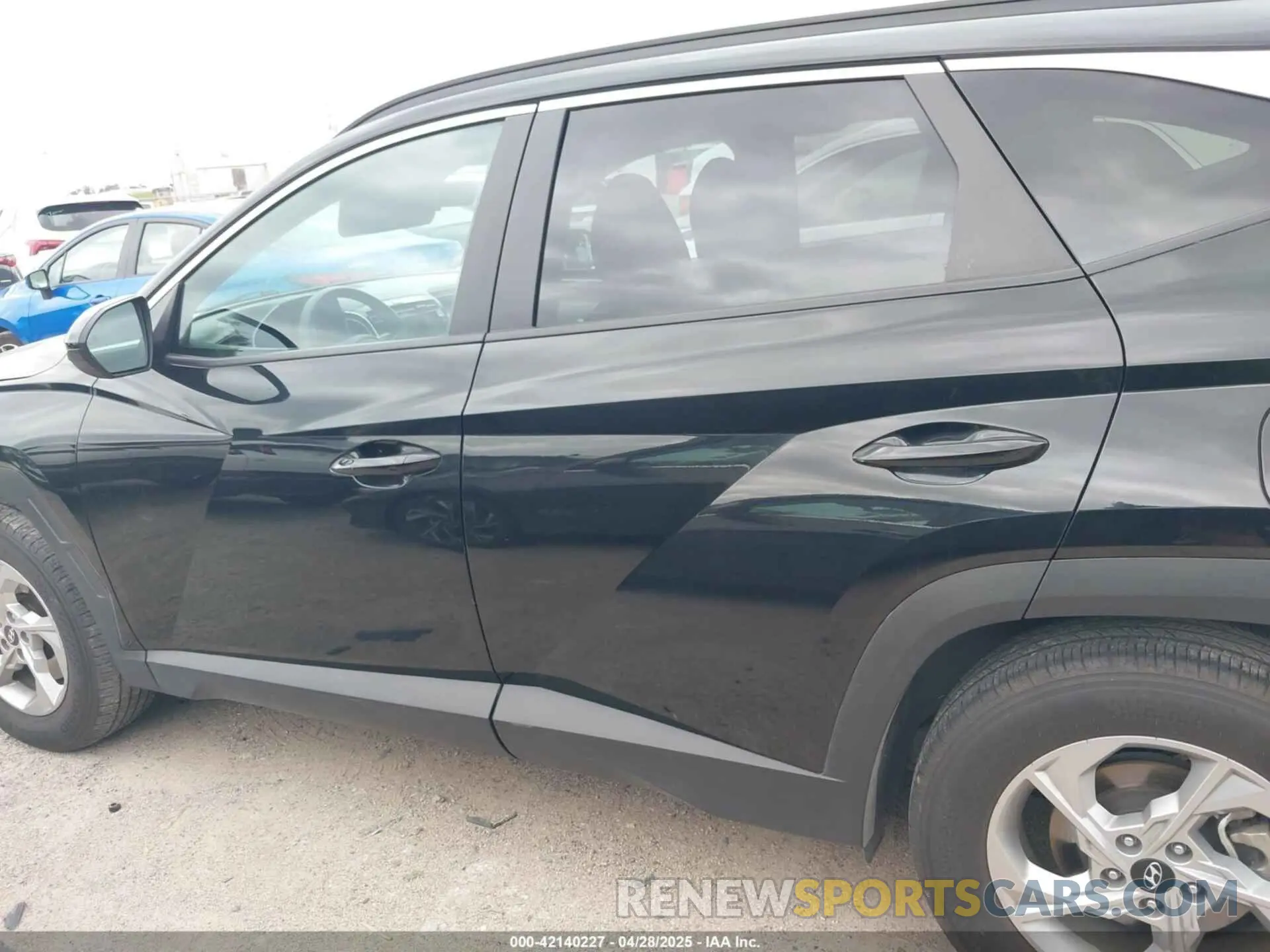 14 Photograph of a damaged car 5NMJB3DE7RH311380 HYUNDAI TUCSON 2024