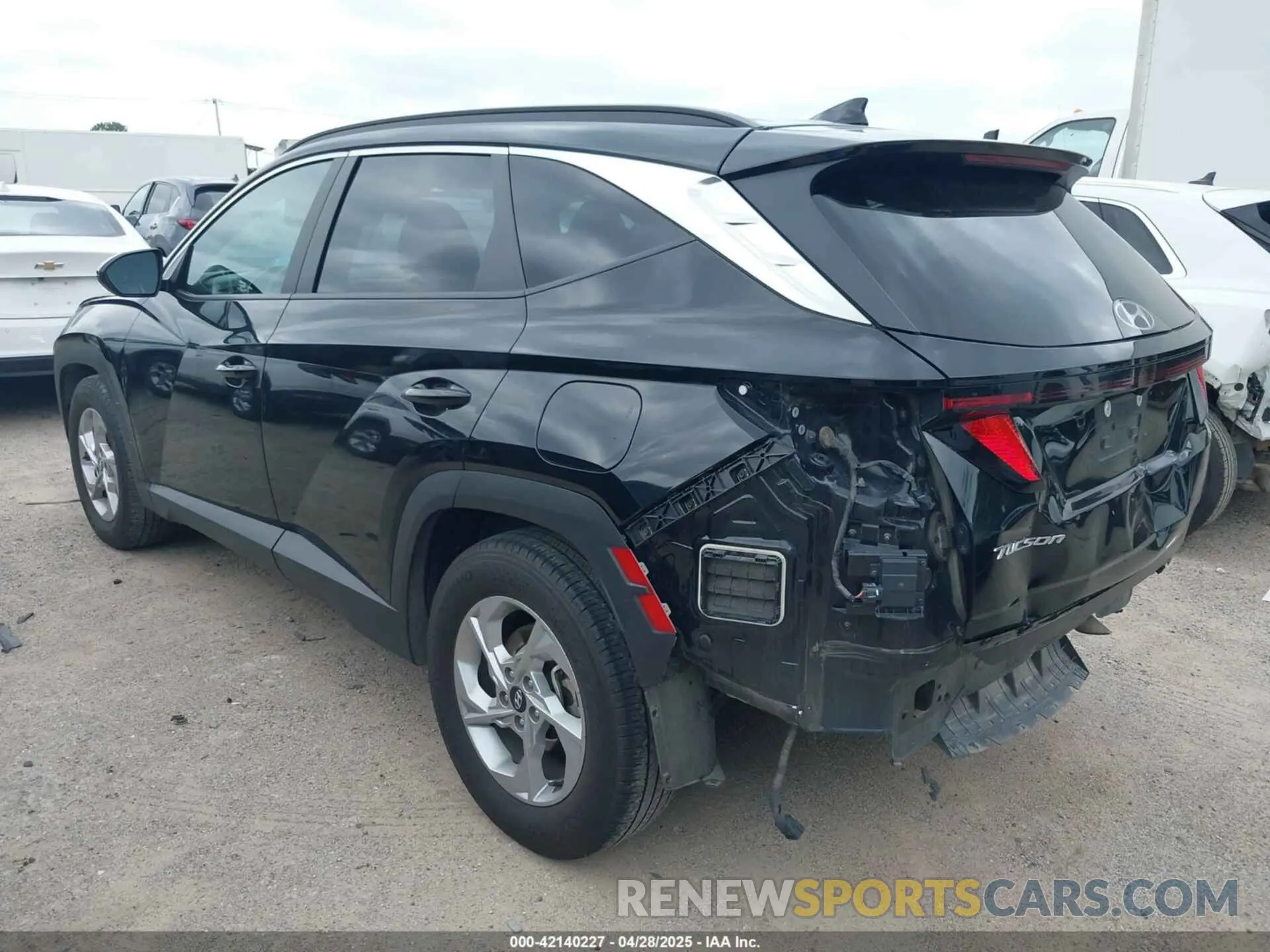 3 Photograph of a damaged car 5NMJB3DE7RH311380 HYUNDAI TUCSON 2024