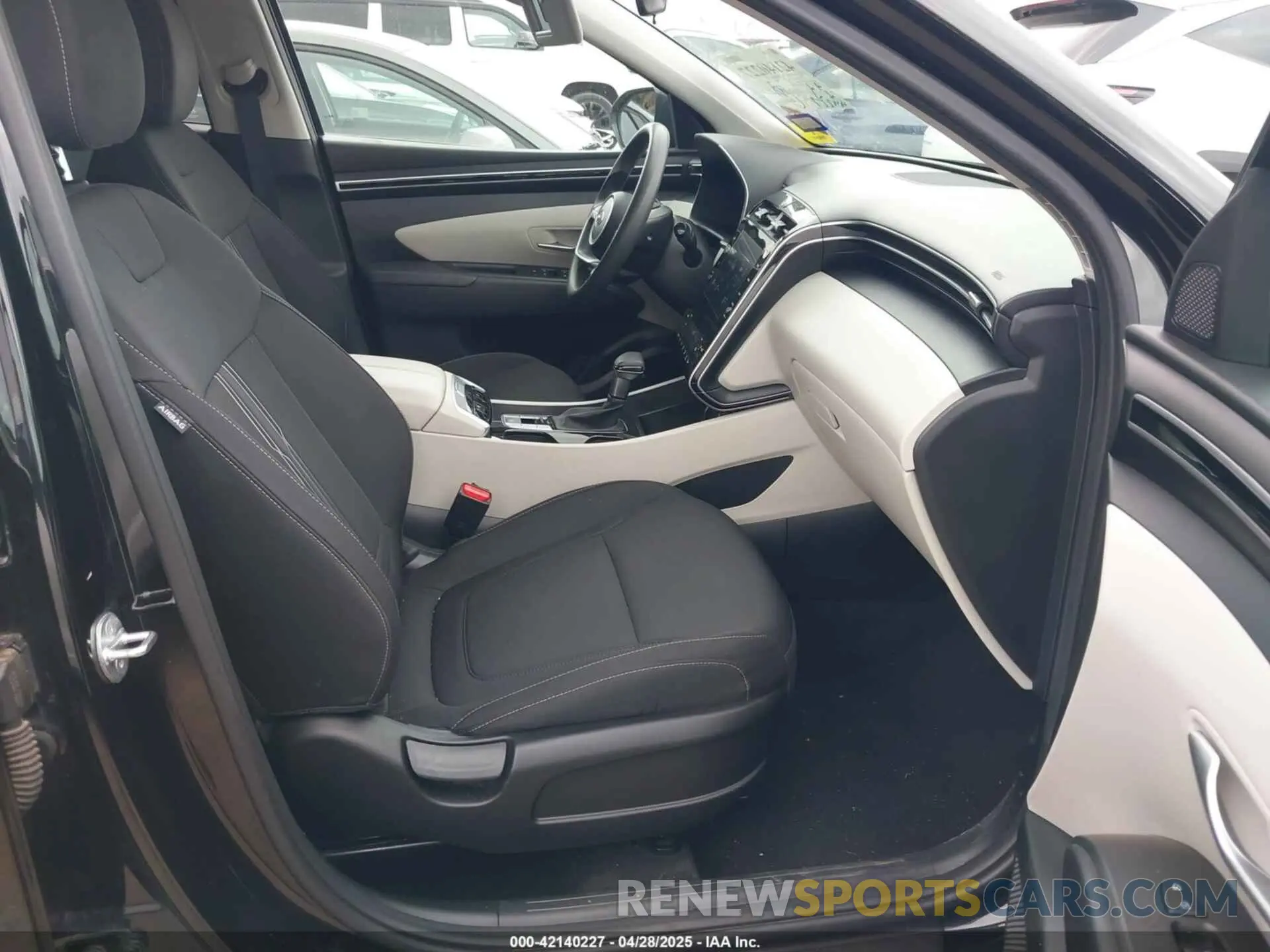 5 Photograph of a damaged car 5NMJB3DE7RH311380 HYUNDAI TUCSON 2024