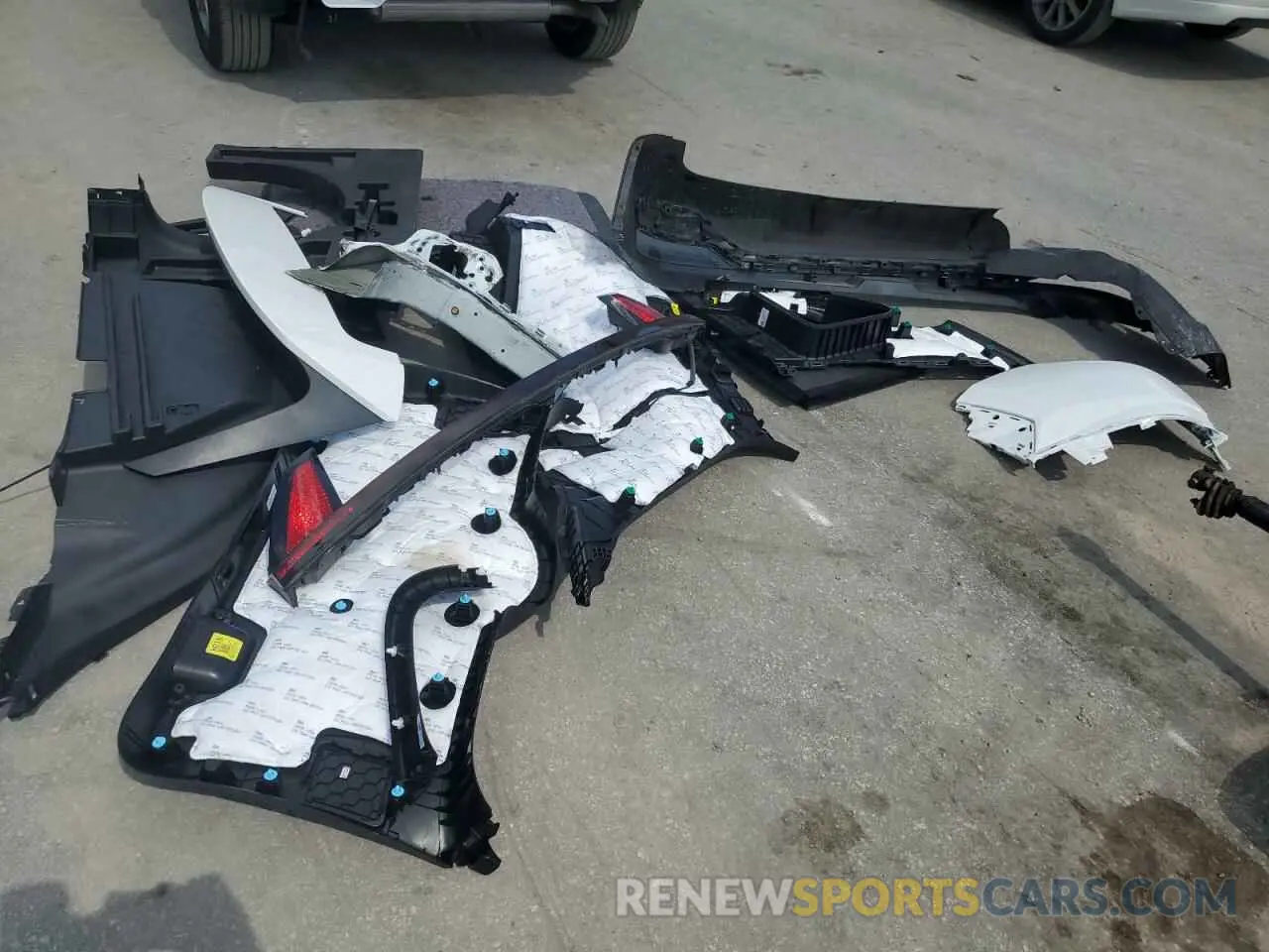 13 Photograph of a damaged car 5NMJB3DE7RH317809 HYUNDAI TUCSON 2024