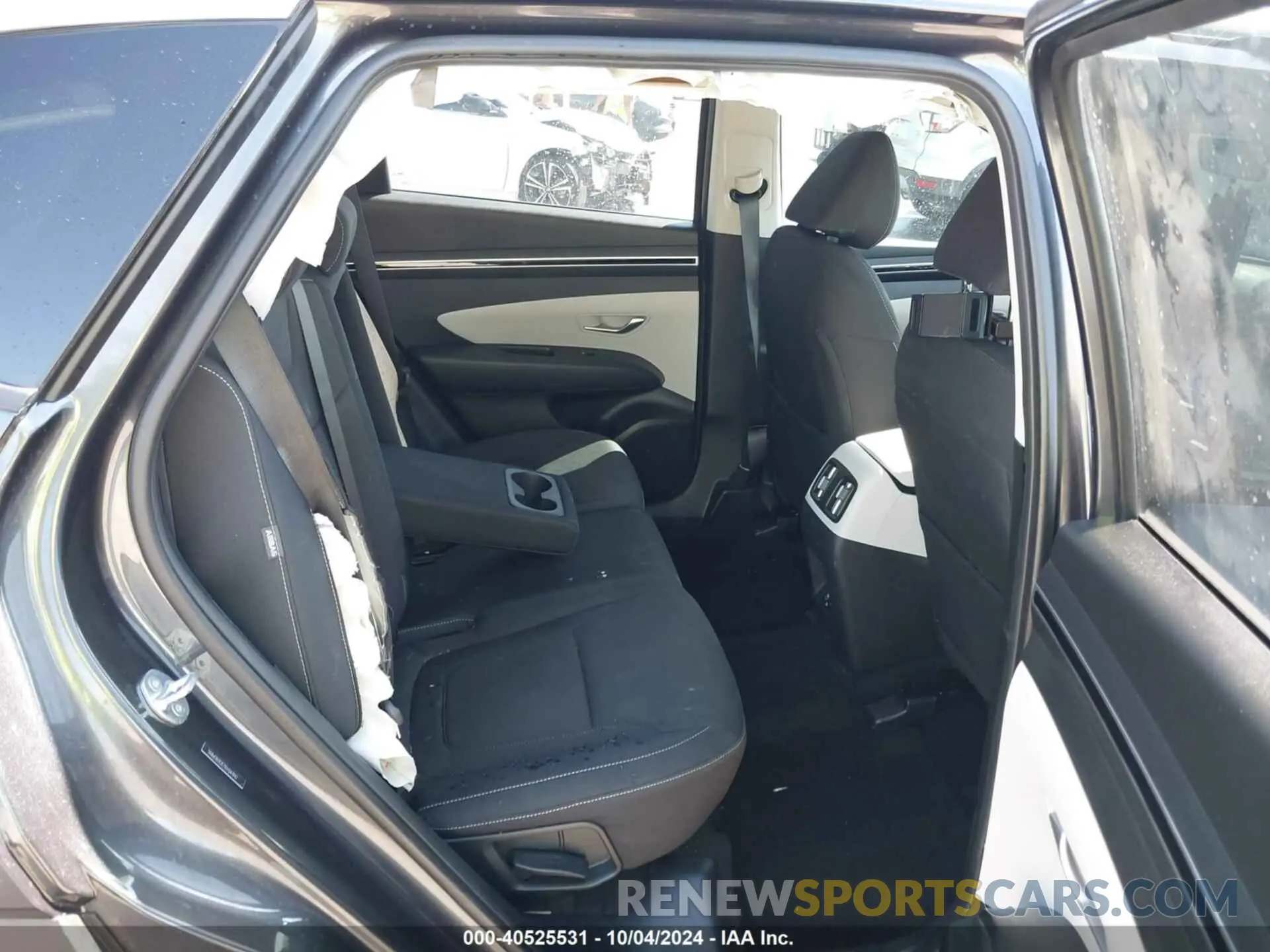 8 Photograph of a damaged car 5NMJB3DE7RH341947 HYUNDAI TUCSON 2024