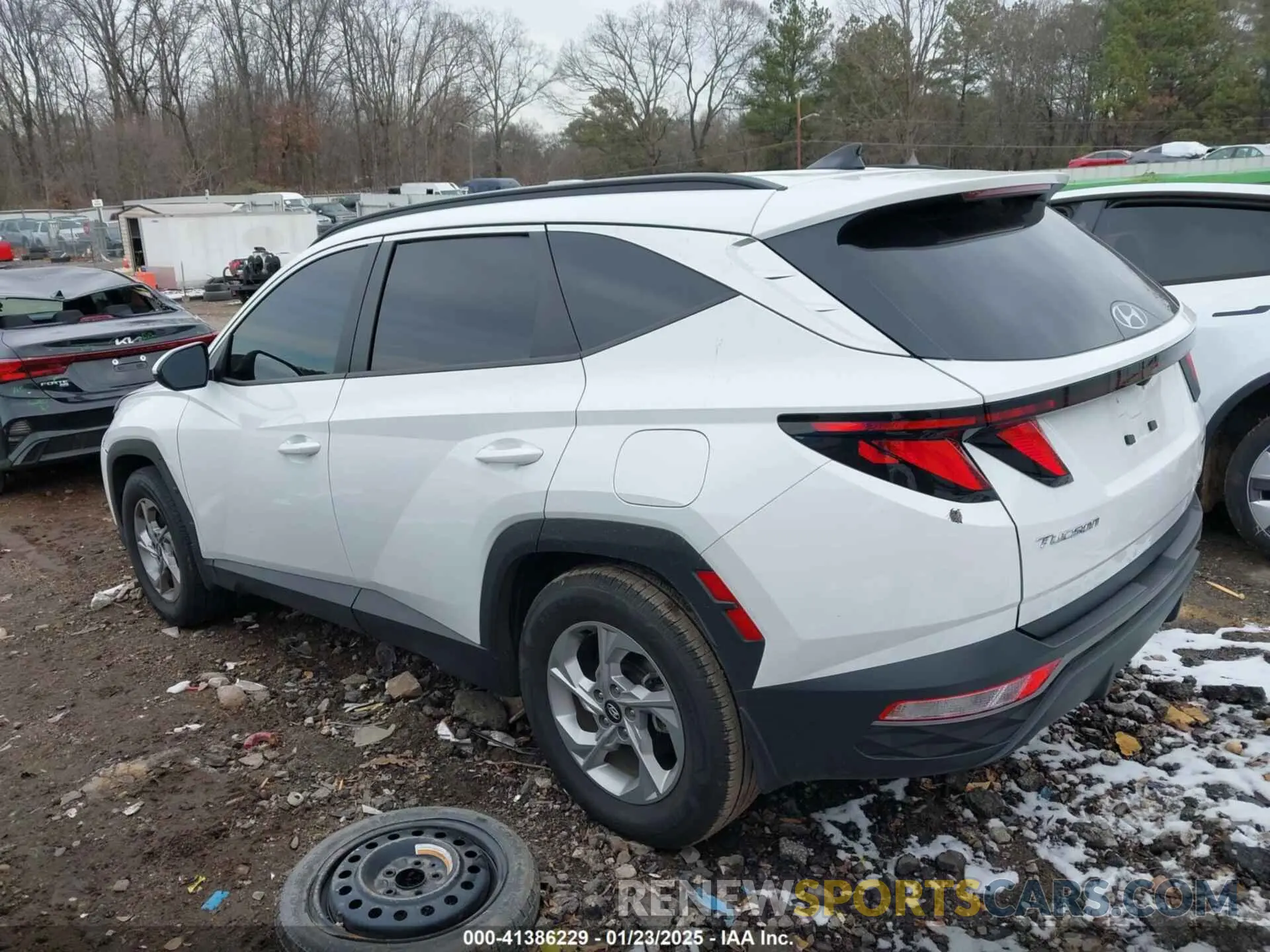15 Photograph of a damaged car 5NMJB3DE7RH372356 HYUNDAI TUCSON 2024