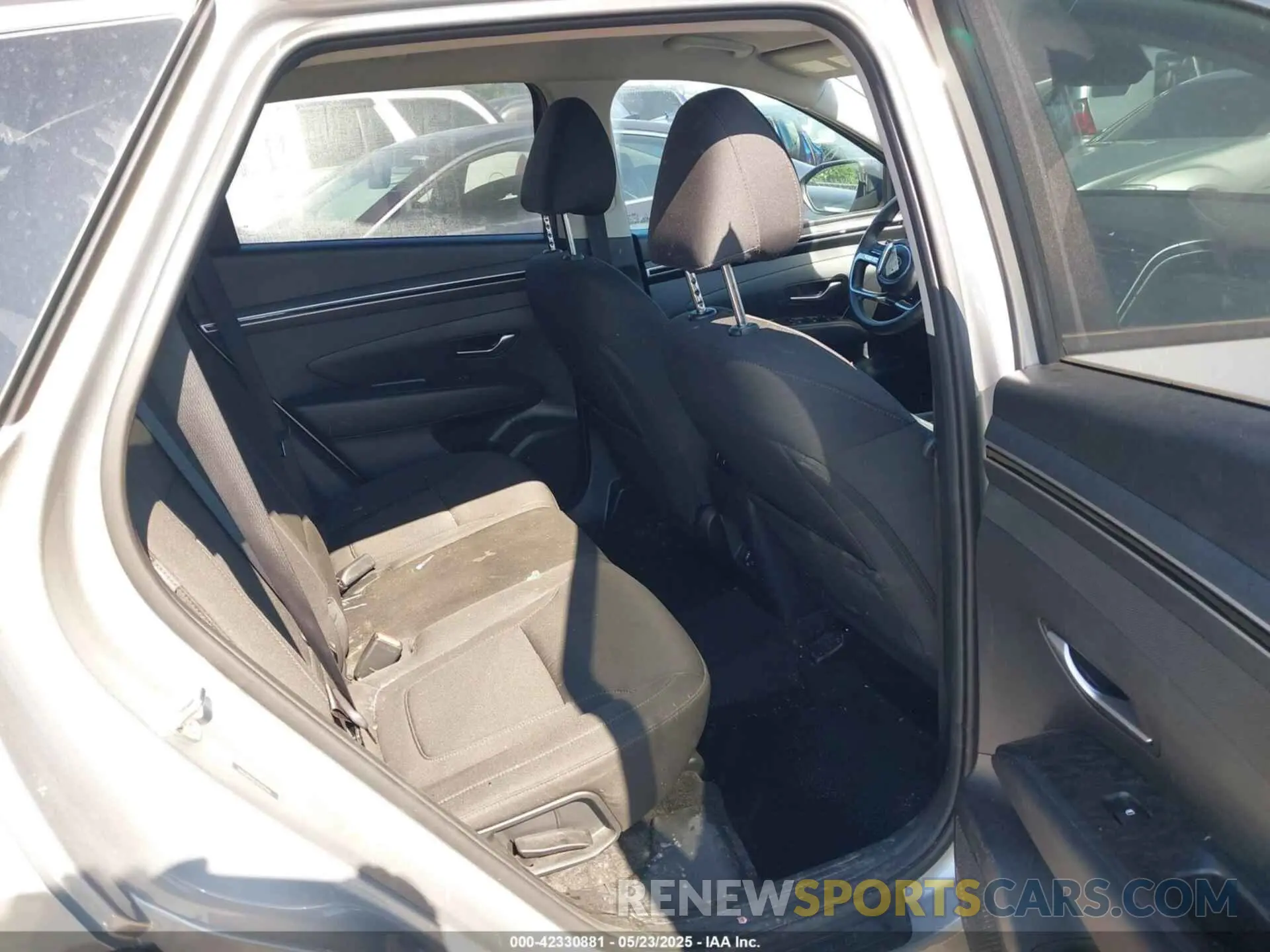 8 Photograph of a damaged car 5NMJB3DE7RH391103 HYUNDAI TUCSON 2024