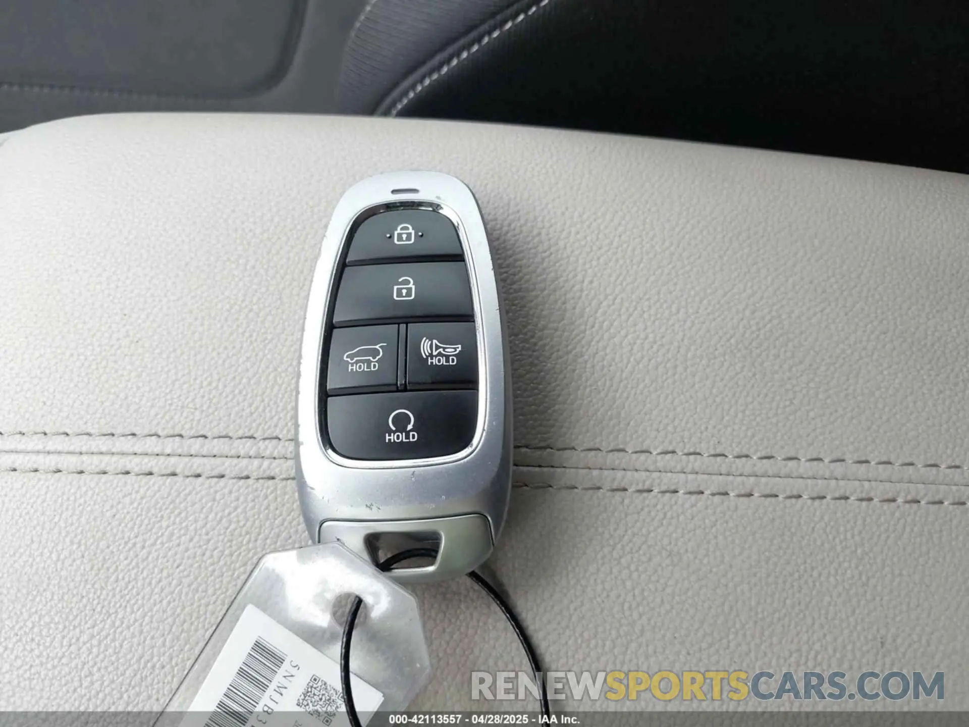 11 Photograph of a damaged car 5NMJB3DE7RH427985 HYUNDAI TUCSON 2024