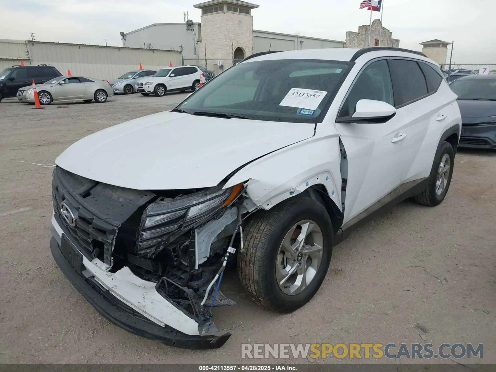 2 Photograph of a damaged car 5NMJB3DE7RH427985 HYUNDAI TUCSON 2024