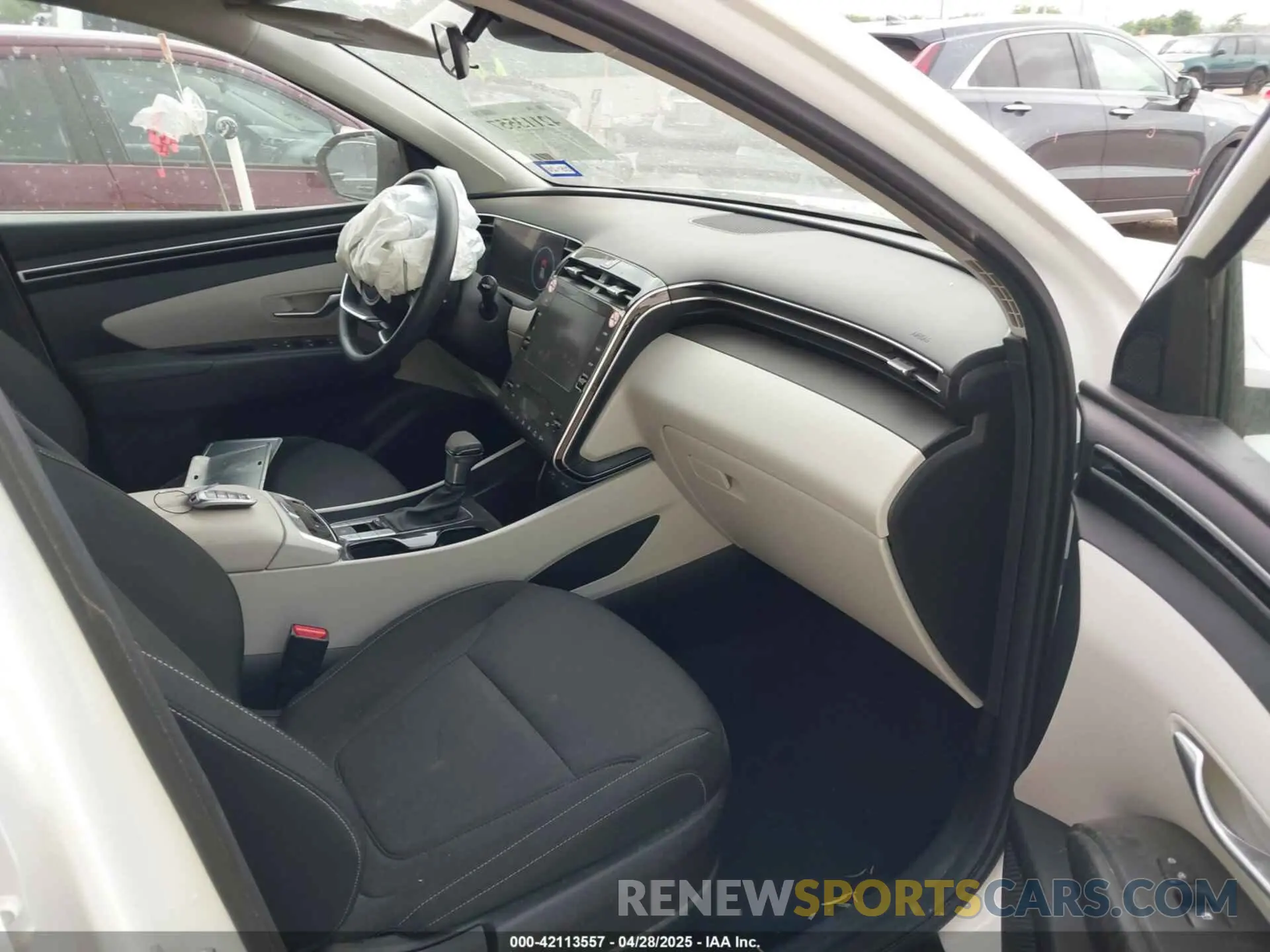 5 Photograph of a damaged car 5NMJB3DE7RH427985 HYUNDAI TUCSON 2024