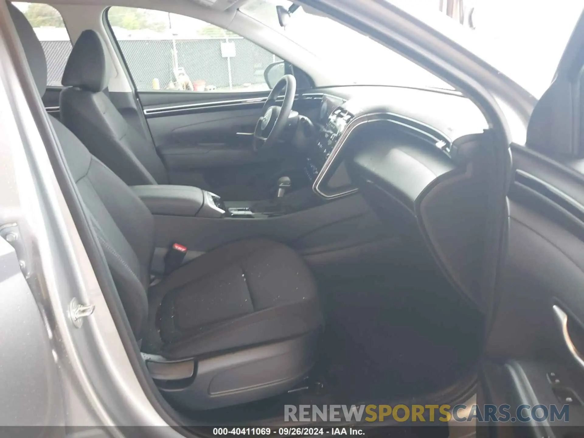 5 Photograph of a damaged car 5NMJB3DE7RH428750 HYUNDAI TUCSON 2024