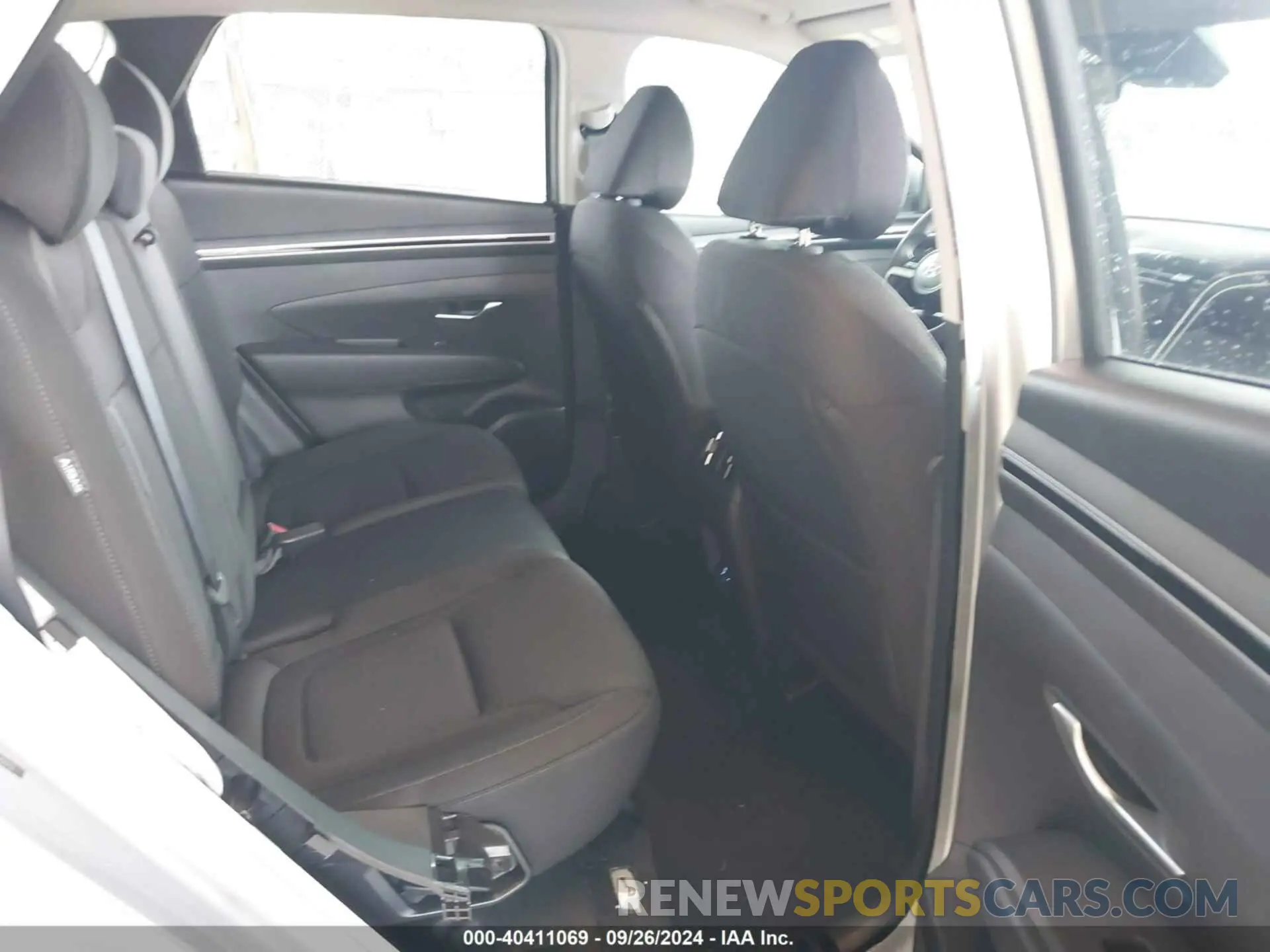 8 Photograph of a damaged car 5NMJB3DE7RH428750 HYUNDAI TUCSON 2024