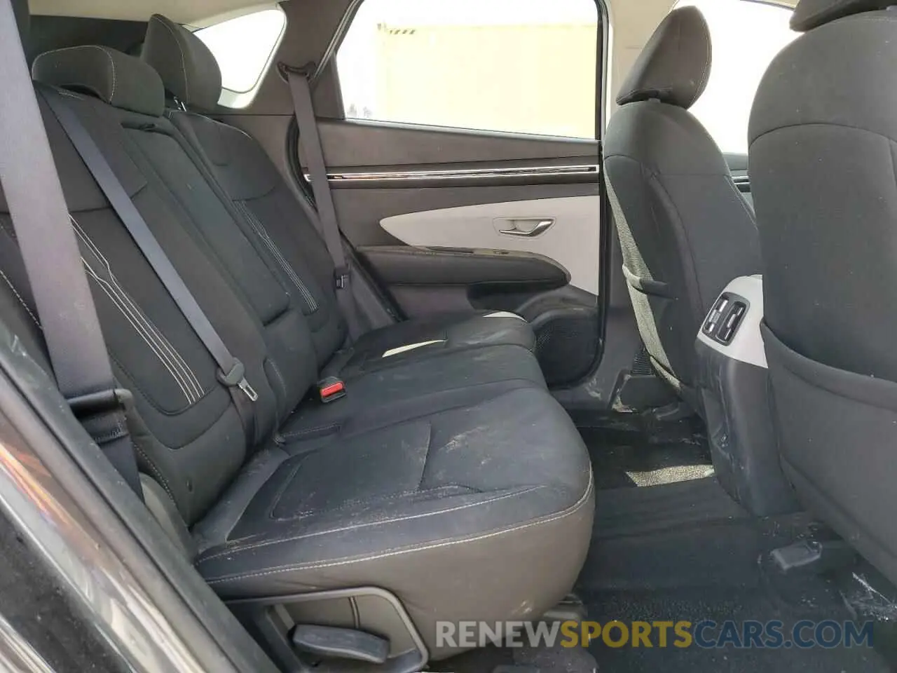 12 Photograph of a damaged car 5NMJB3DE8RH311520 HYUNDAI TUCSON 2024