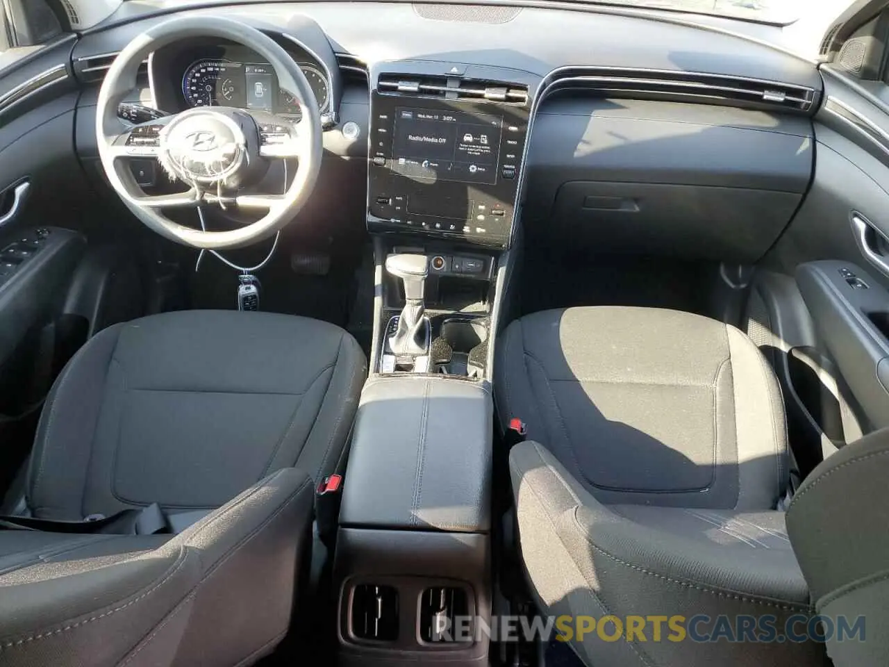 8 Photograph of a damaged car 5NMJB3DE8RH321173 HYUNDAI TUCSON 2024
