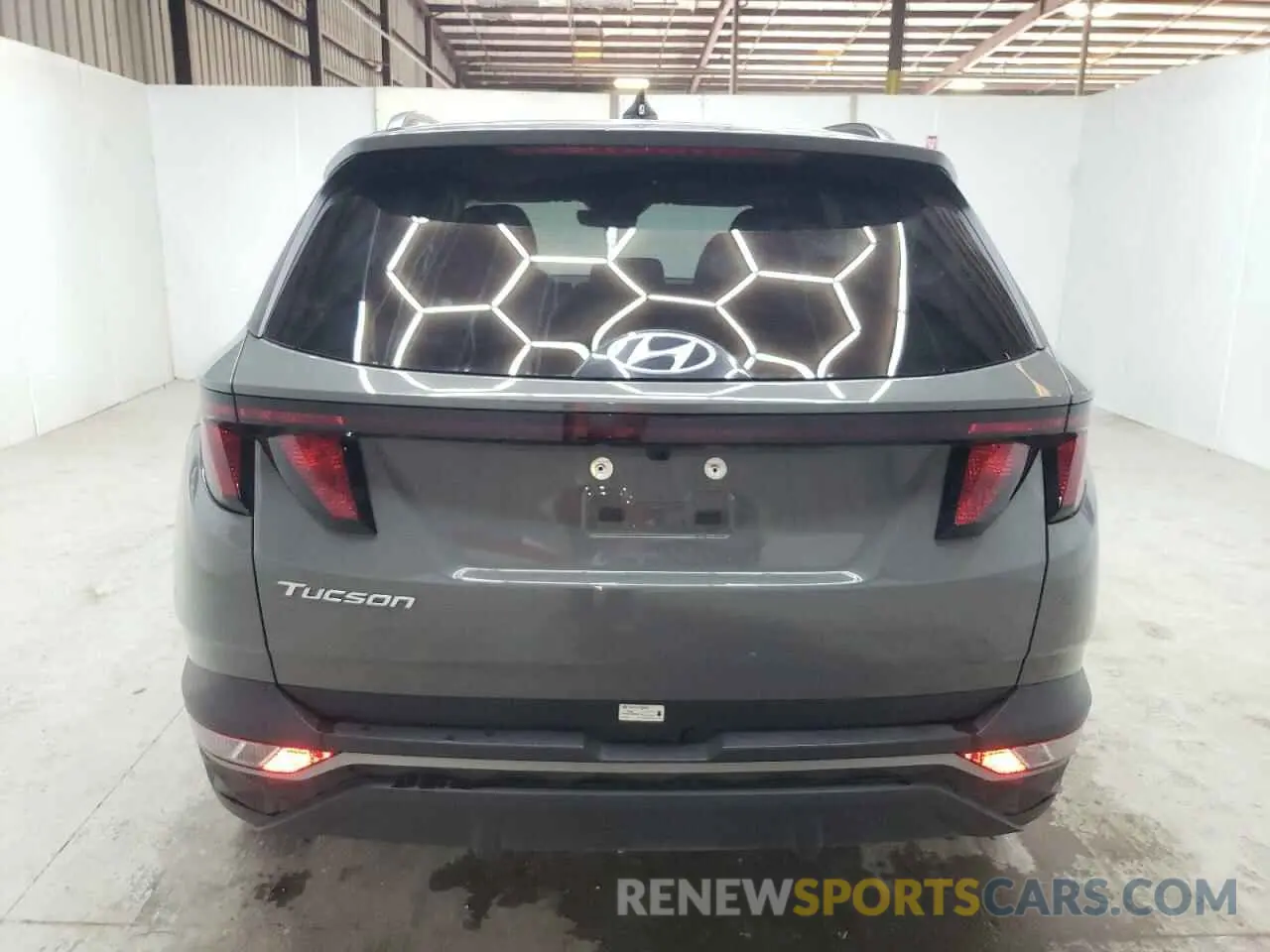 6 Photograph of a damaged car 5NMJB3DE8RH352097 HYUNDAI TUCSON 2024