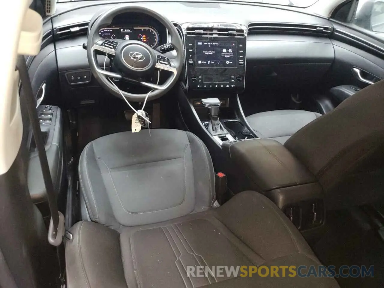 8 Photograph of a damaged car 5NMJB3DE8RH352097 HYUNDAI TUCSON 2024