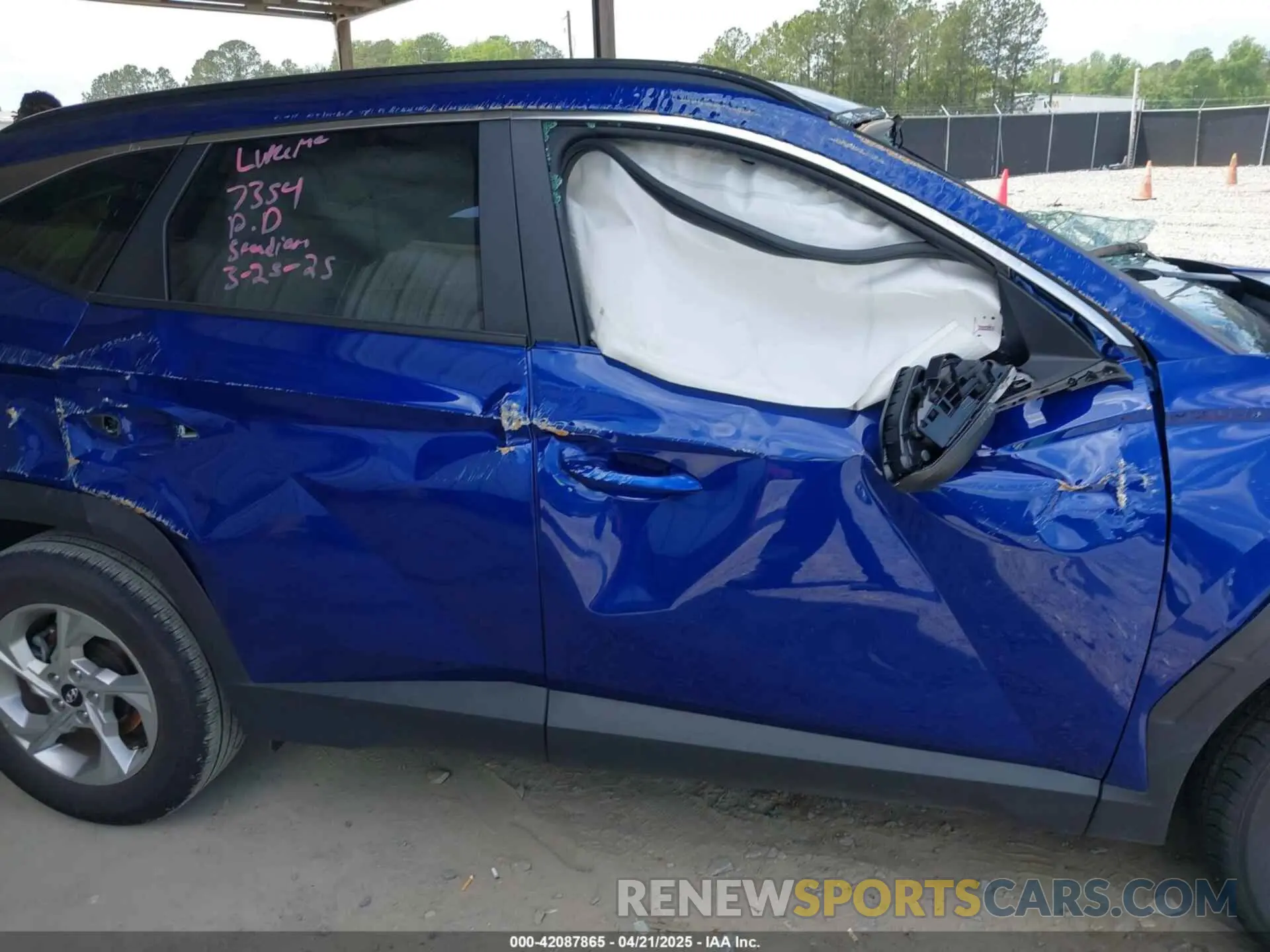 13 Photograph of a damaged car 5NMJB3DE8RH360331 HYUNDAI TUCSON 2024