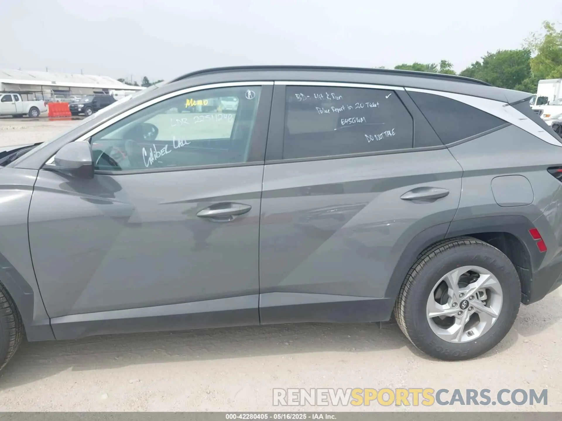 14 Photograph of a damaged car 5NMJB3DE8RH411309 HYUNDAI TUCSON 2024