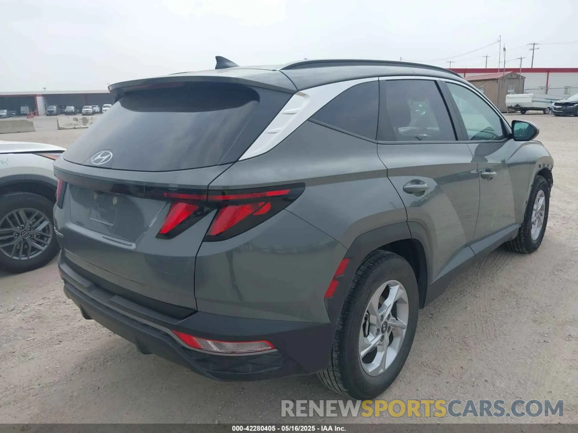 4 Photograph of a damaged car 5NMJB3DE8RH411309 HYUNDAI TUCSON 2024