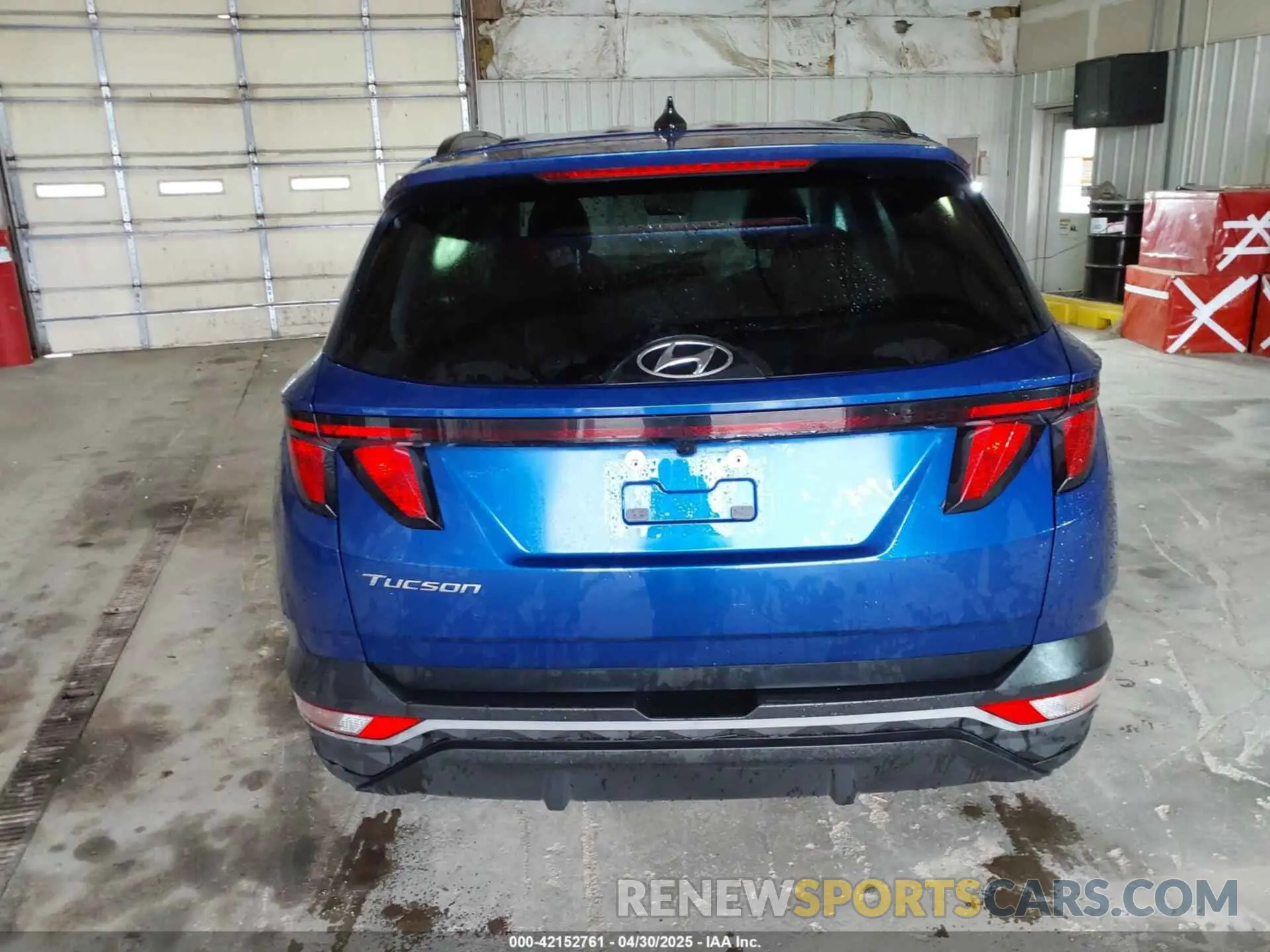 17 Photograph of a damaged car 5NMJB3DE9RH295893 HYUNDAI TUCSON 2024