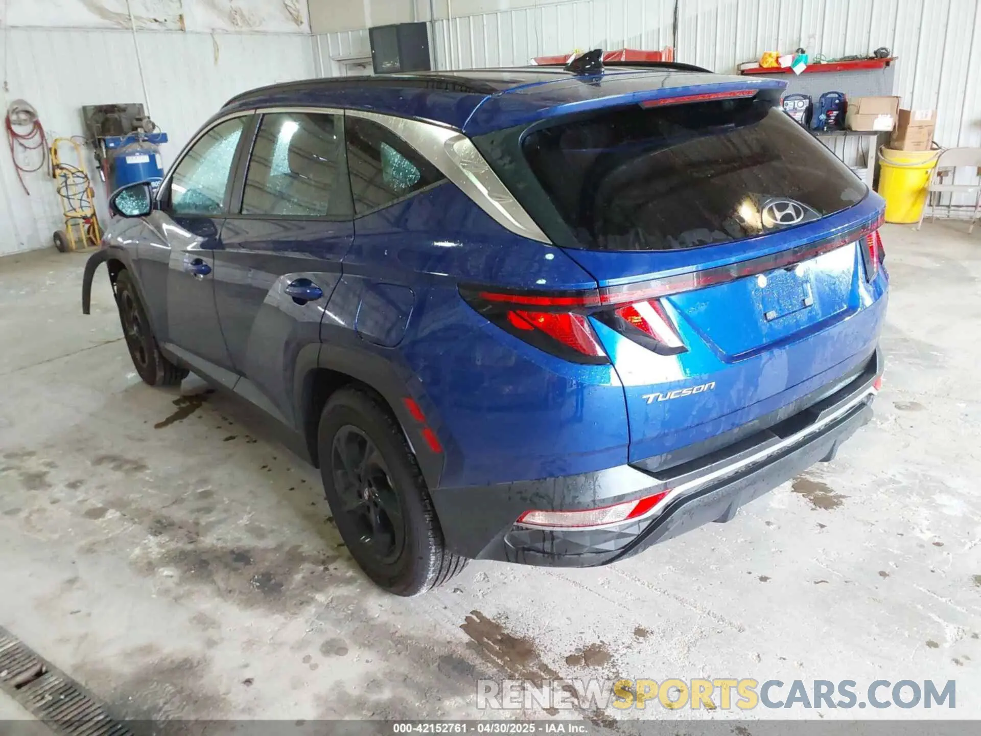 3 Photograph of a damaged car 5NMJB3DE9RH295893 HYUNDAI TUCSON 2024