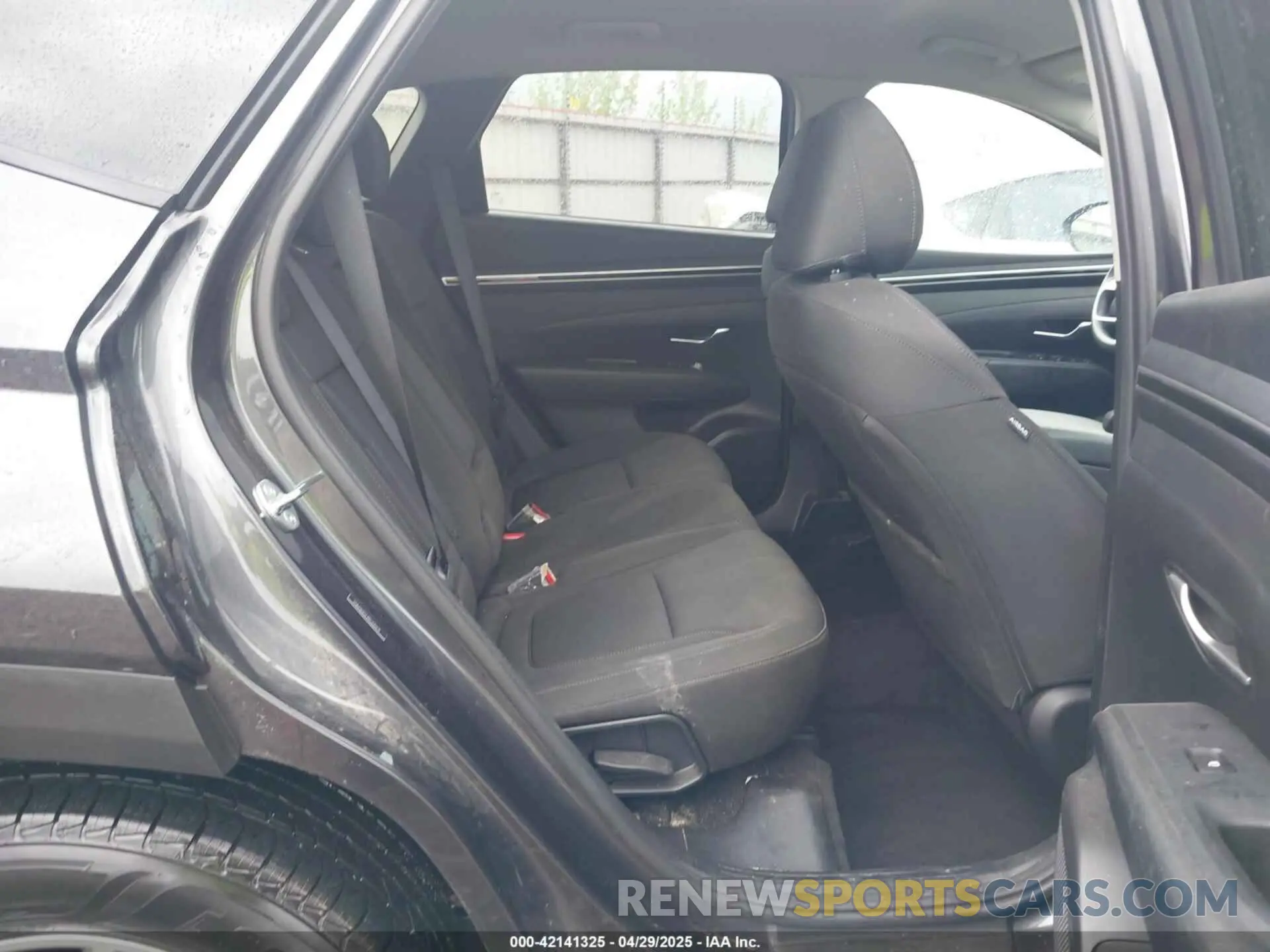 8 Photograph of a damaged car 5NMJB3DE9RH320419 HYUNDAI TUCSON 2024
