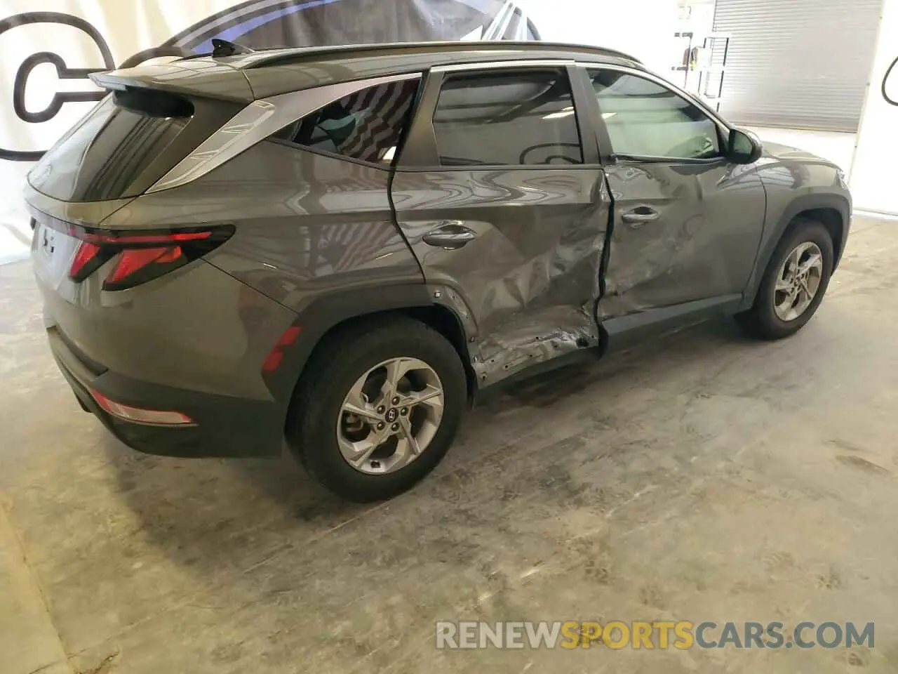 3 Photograph of a damaged car 5NMJB3DE9RH329394 HYUNDAI TUCSON 2024