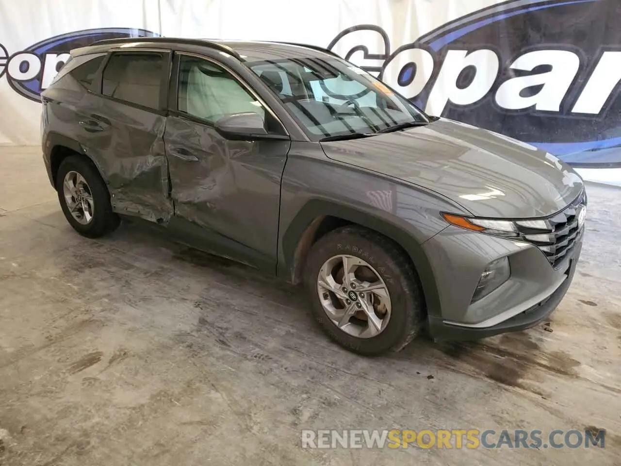 4 Photograph of a damaged car 5NMJB3DE9RH329394 HYUNDAI TUCSON 2024