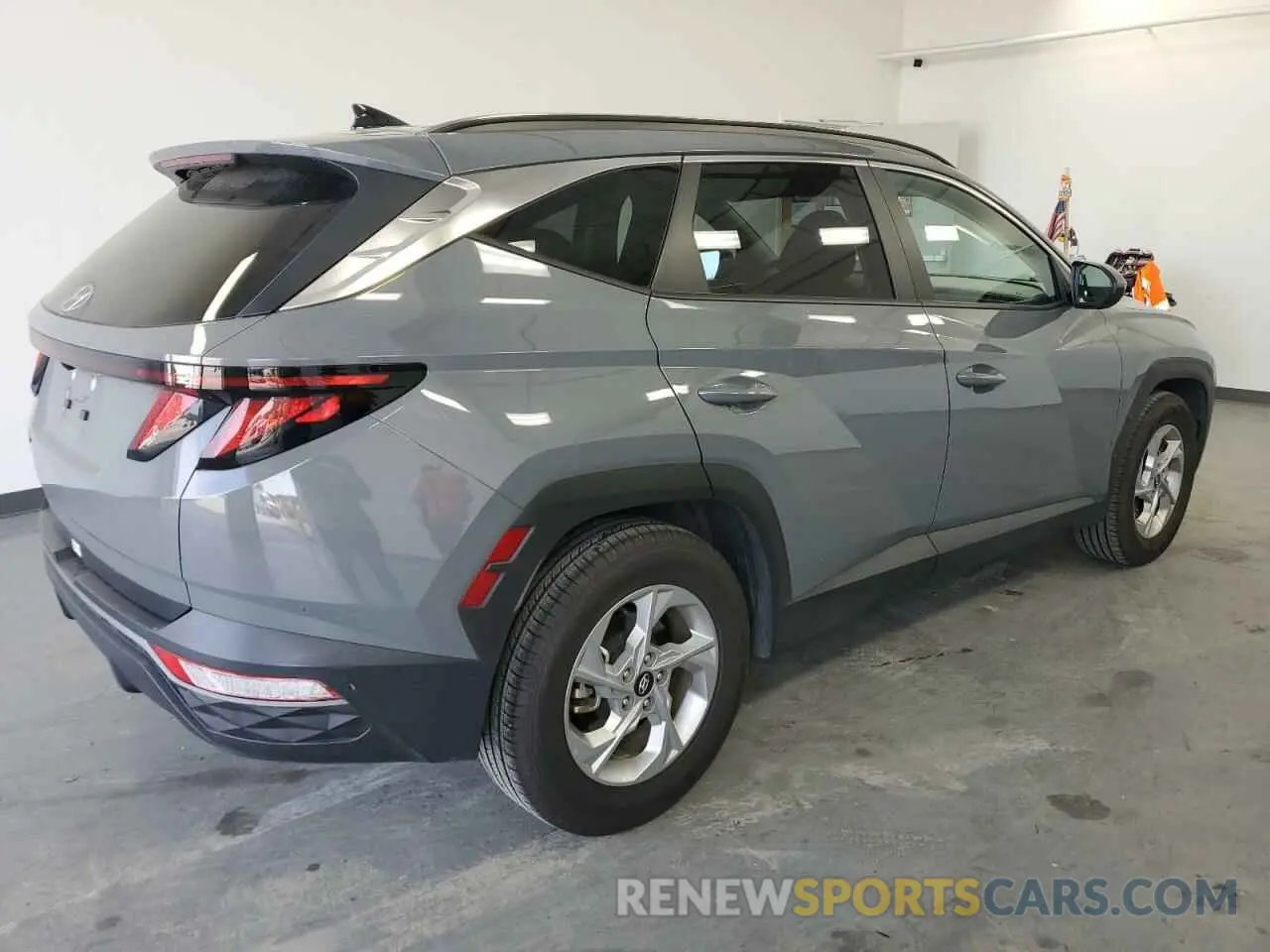 3 Photograph of a damaged car 5NMJB3DE9RH344803 HYUNDAI TUCSON 2024