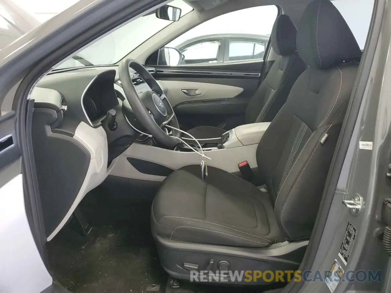 7 Photograph of a damaged car 5NMJB3DE9RH344803 HYUNDAI TUCSON 2024